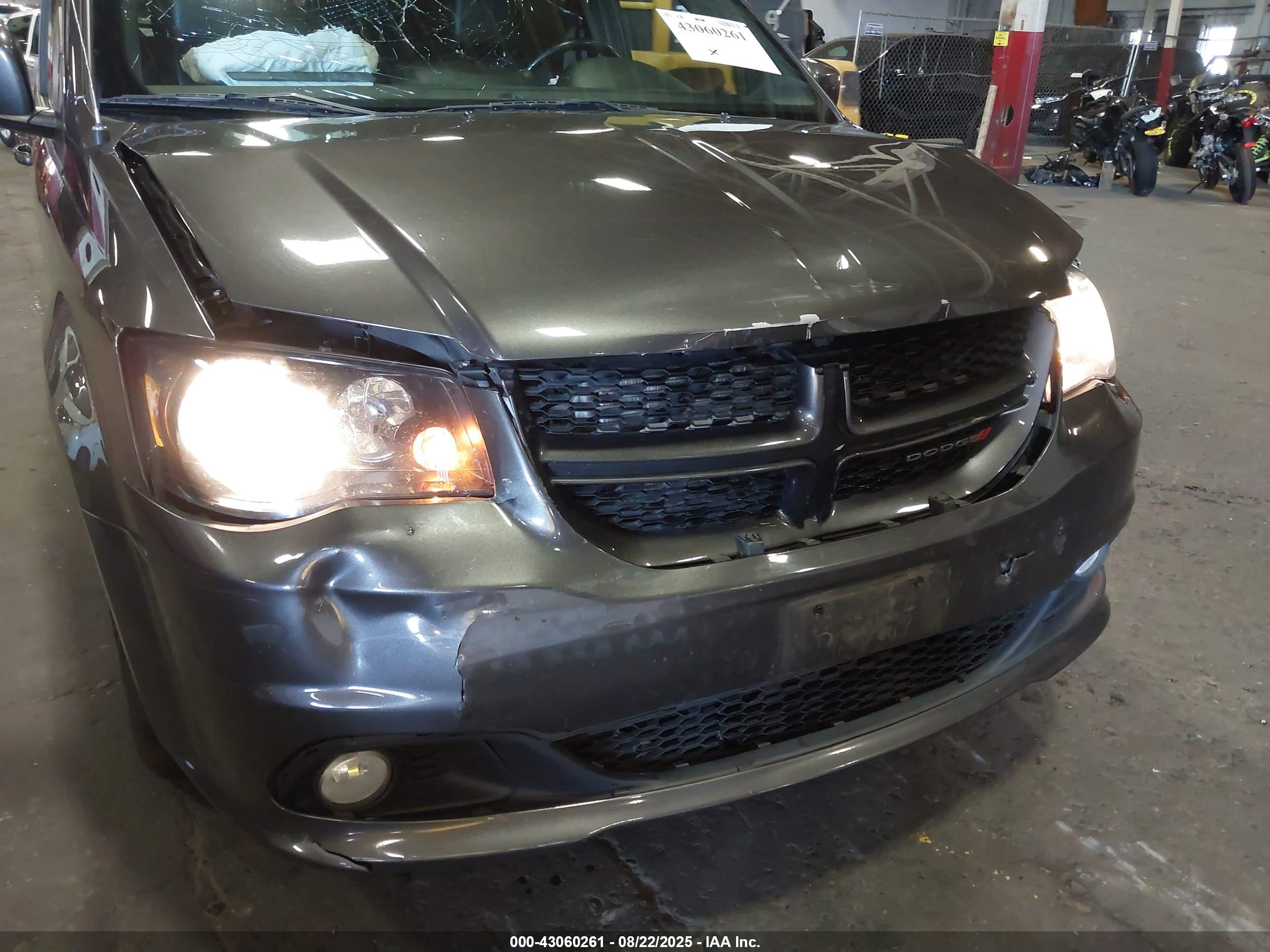 DODGE GRAND image 6
