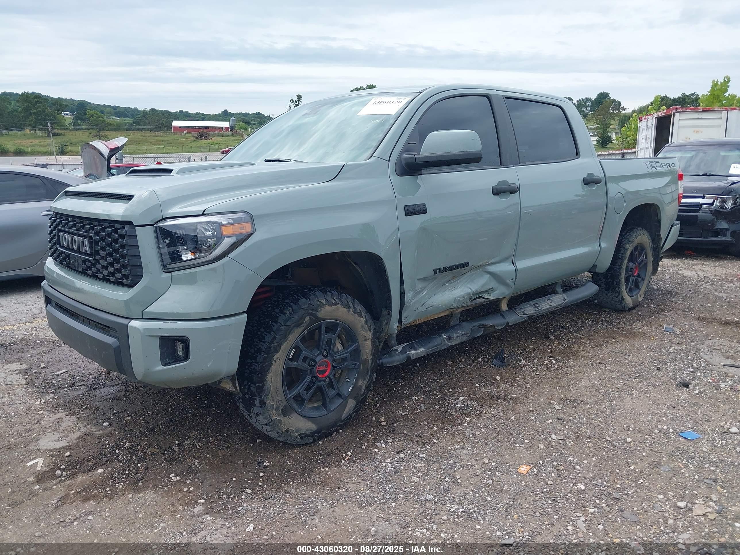 TOYOTA TUNDRA image 2