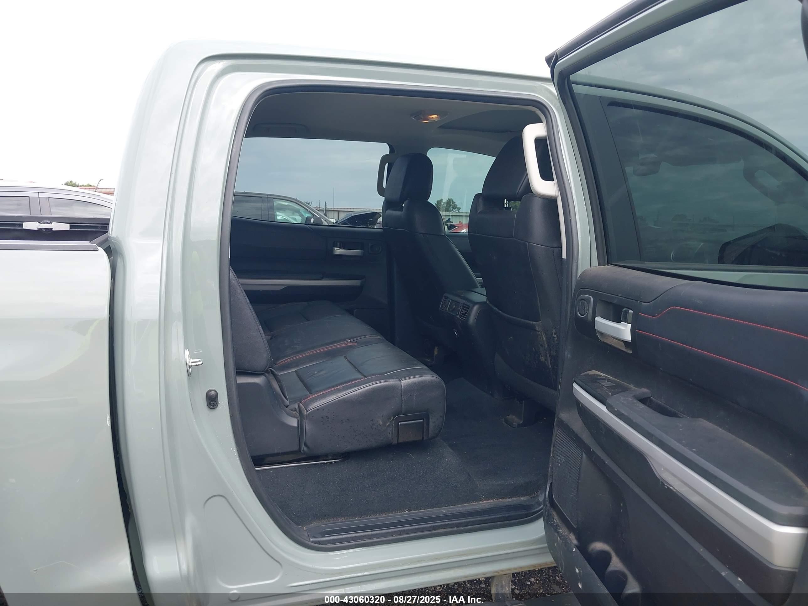 TOYOTA TUNDRA image 8
