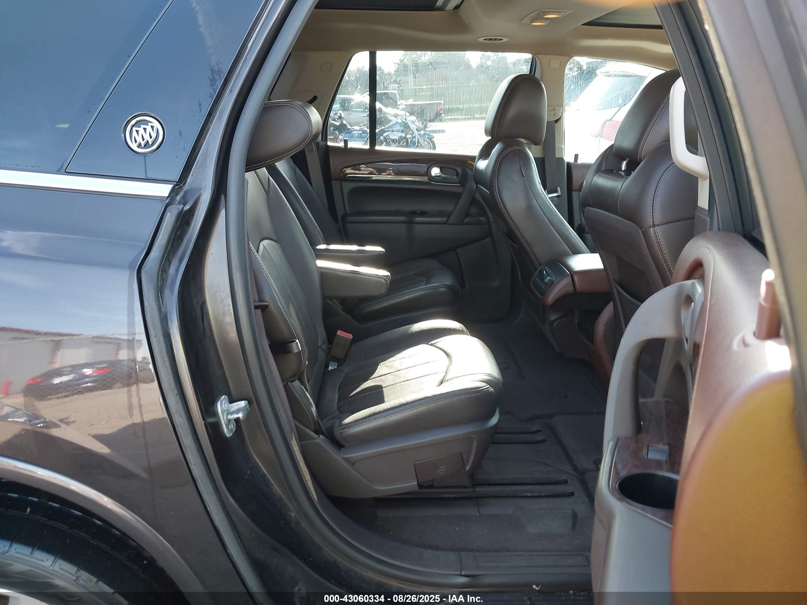 BUICK ENCLAVE image 8