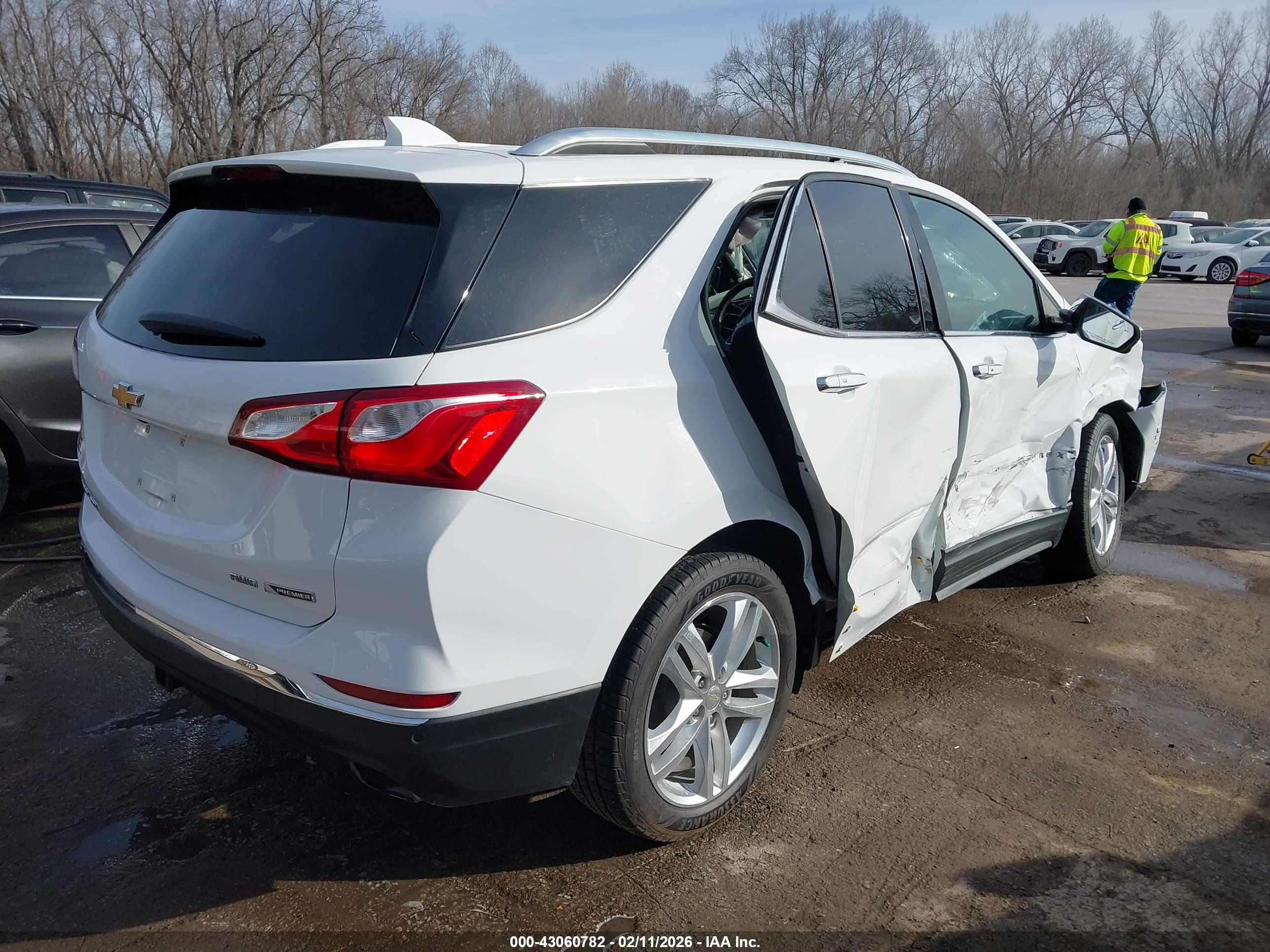 CHEVROLET EQUINOX image 4