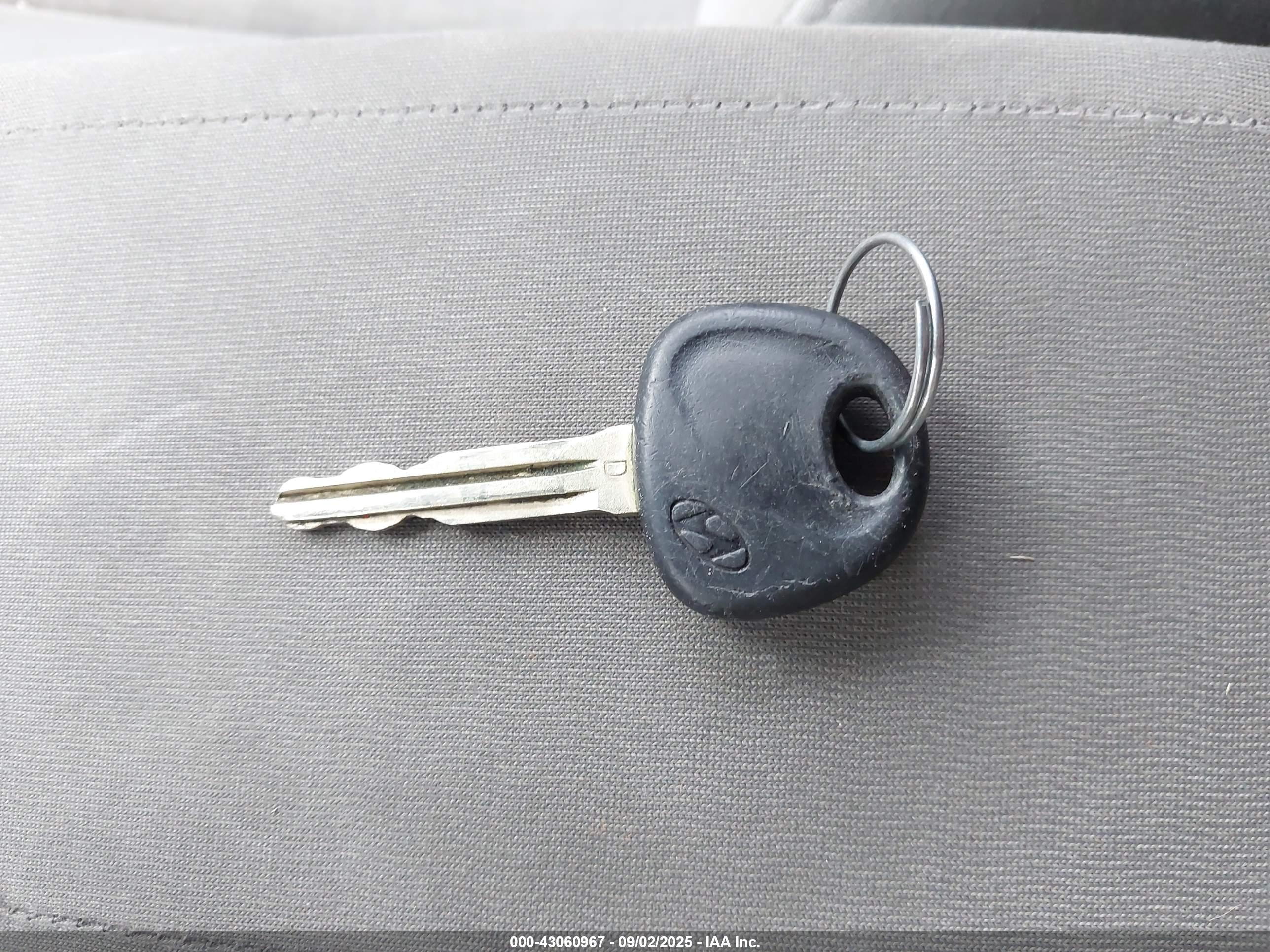 HYUNDAI ELANTRA image 11