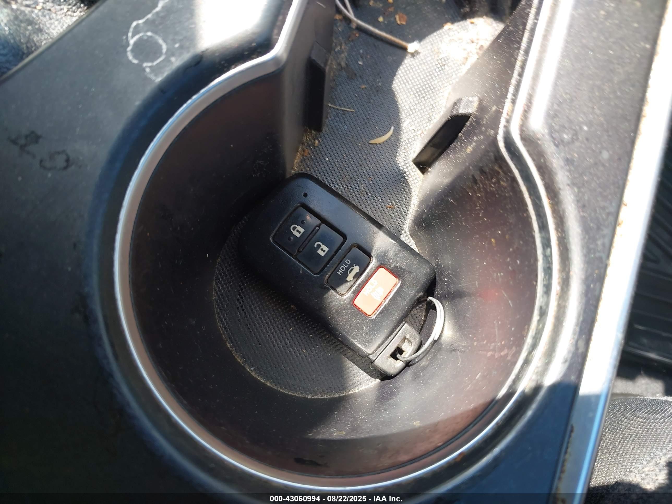 TOYOTA CAMRY image 11