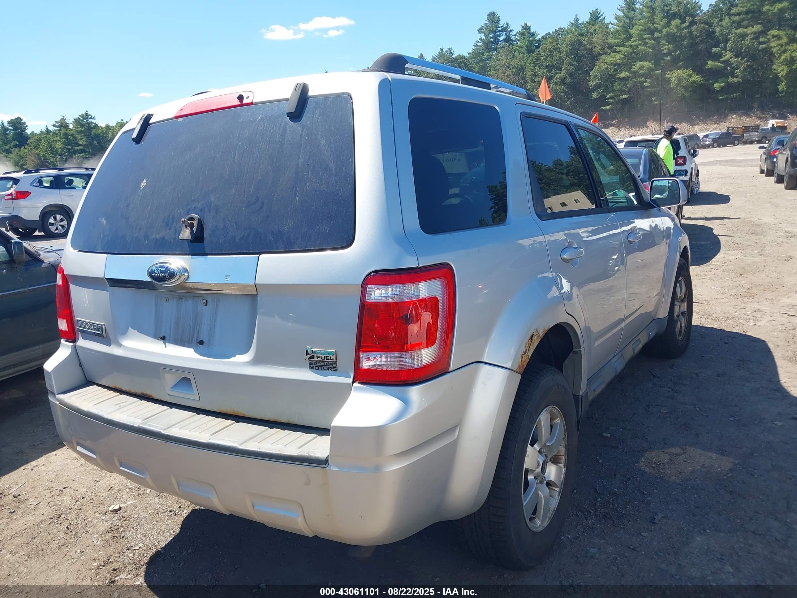FORD ESCAPE image 4