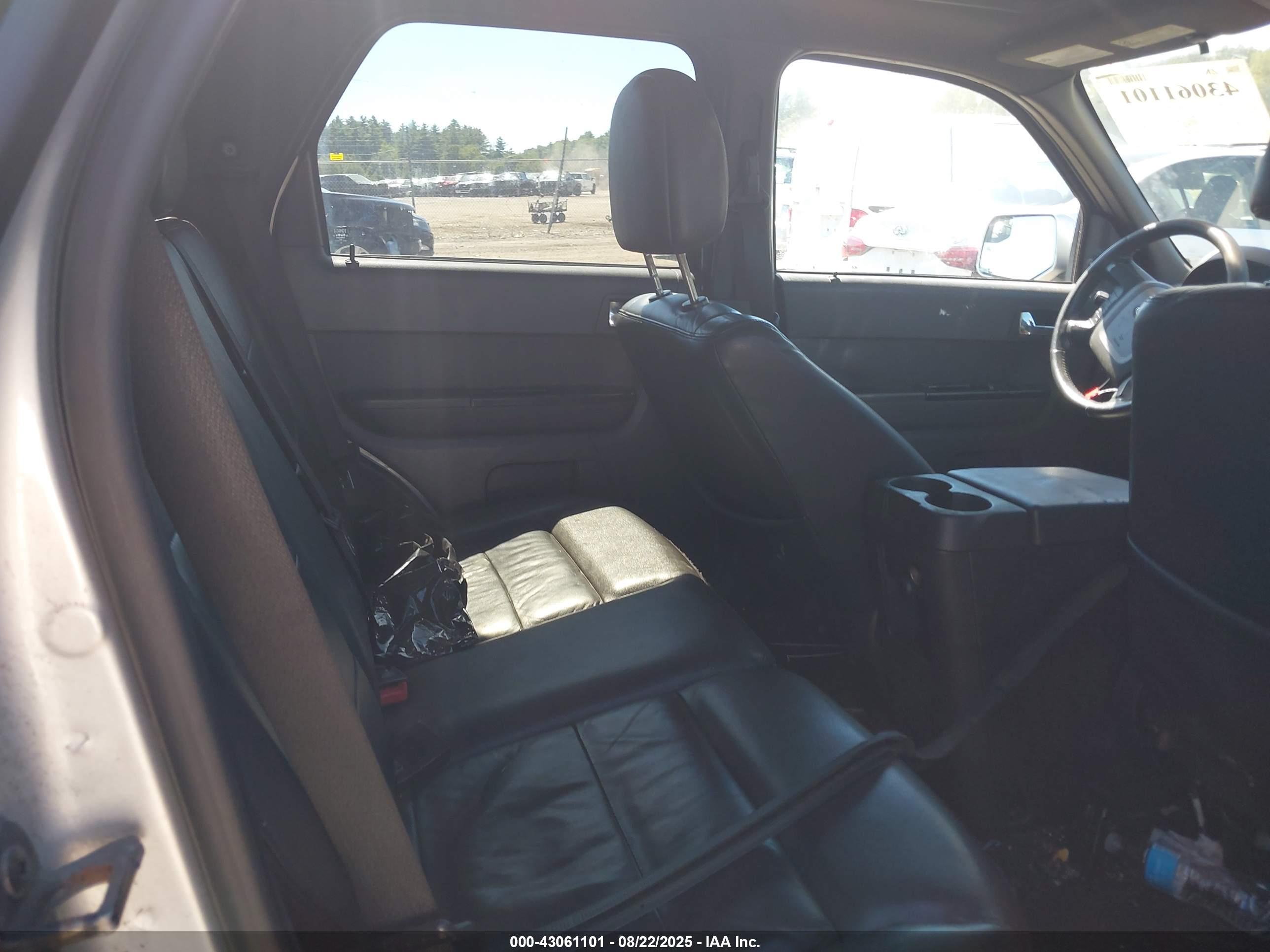 FORD ESCAPE image 8