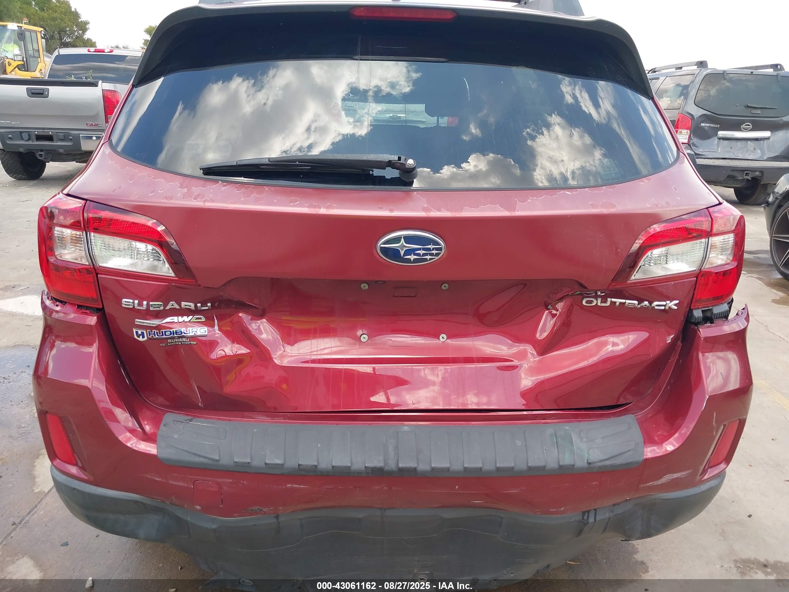 SUBARU OUTBACK image 6