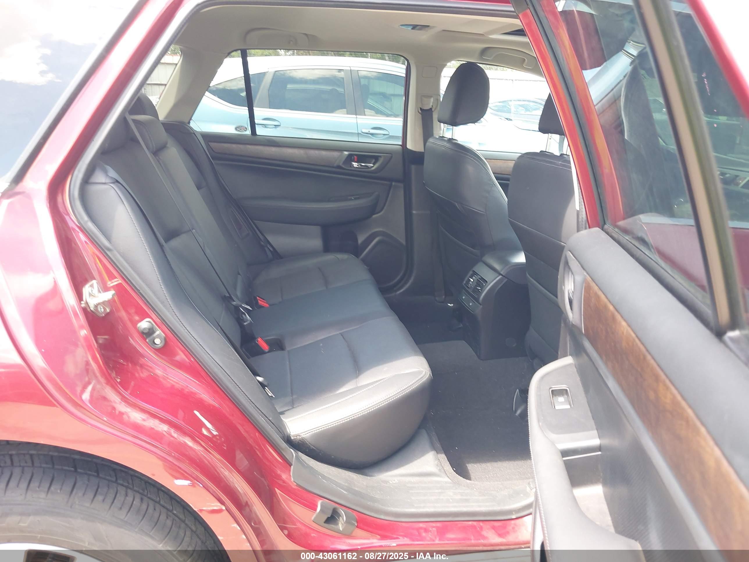 SUBARU OUTBACK image 8