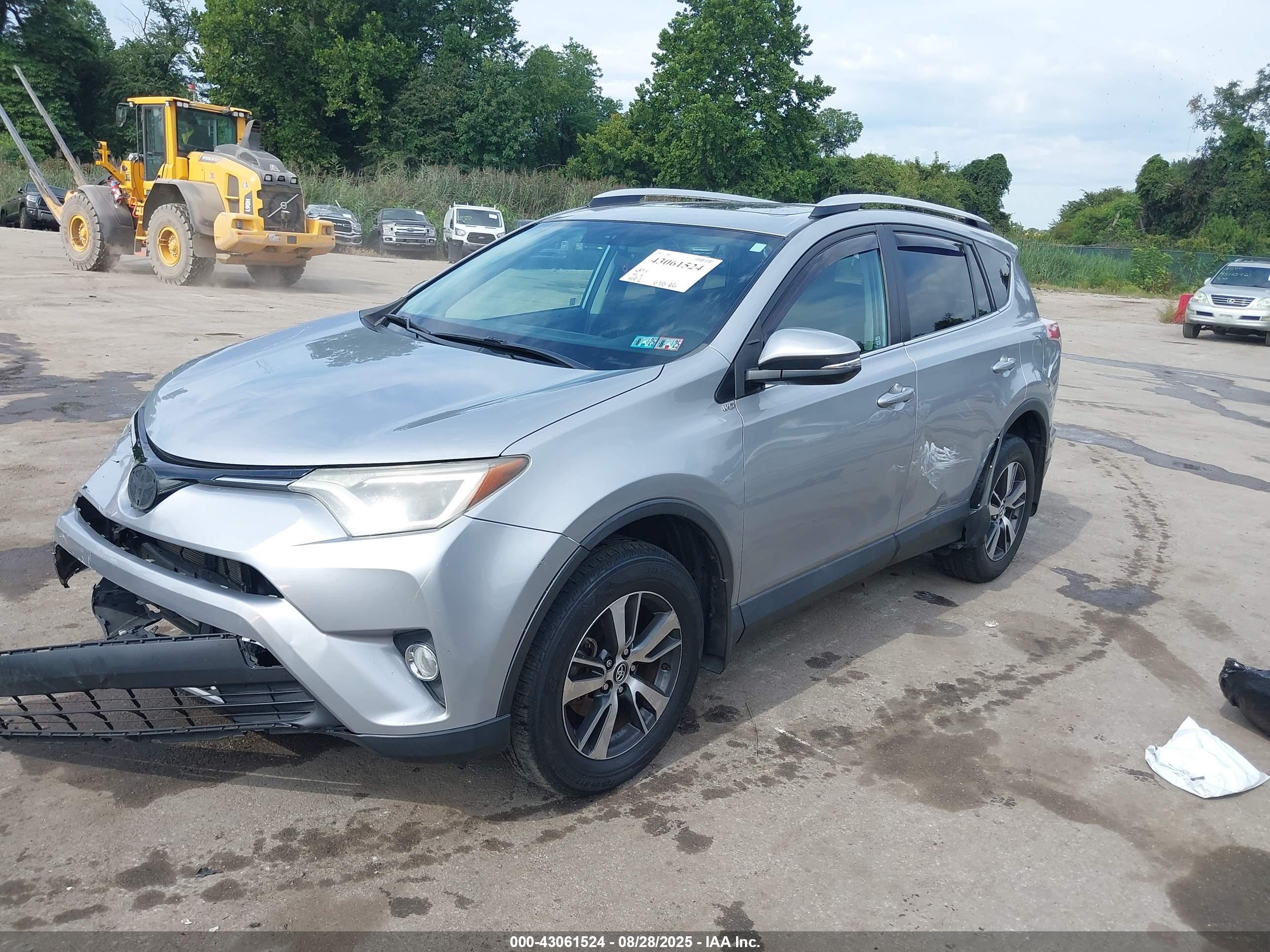 TOYOTA RAV4 image 2
