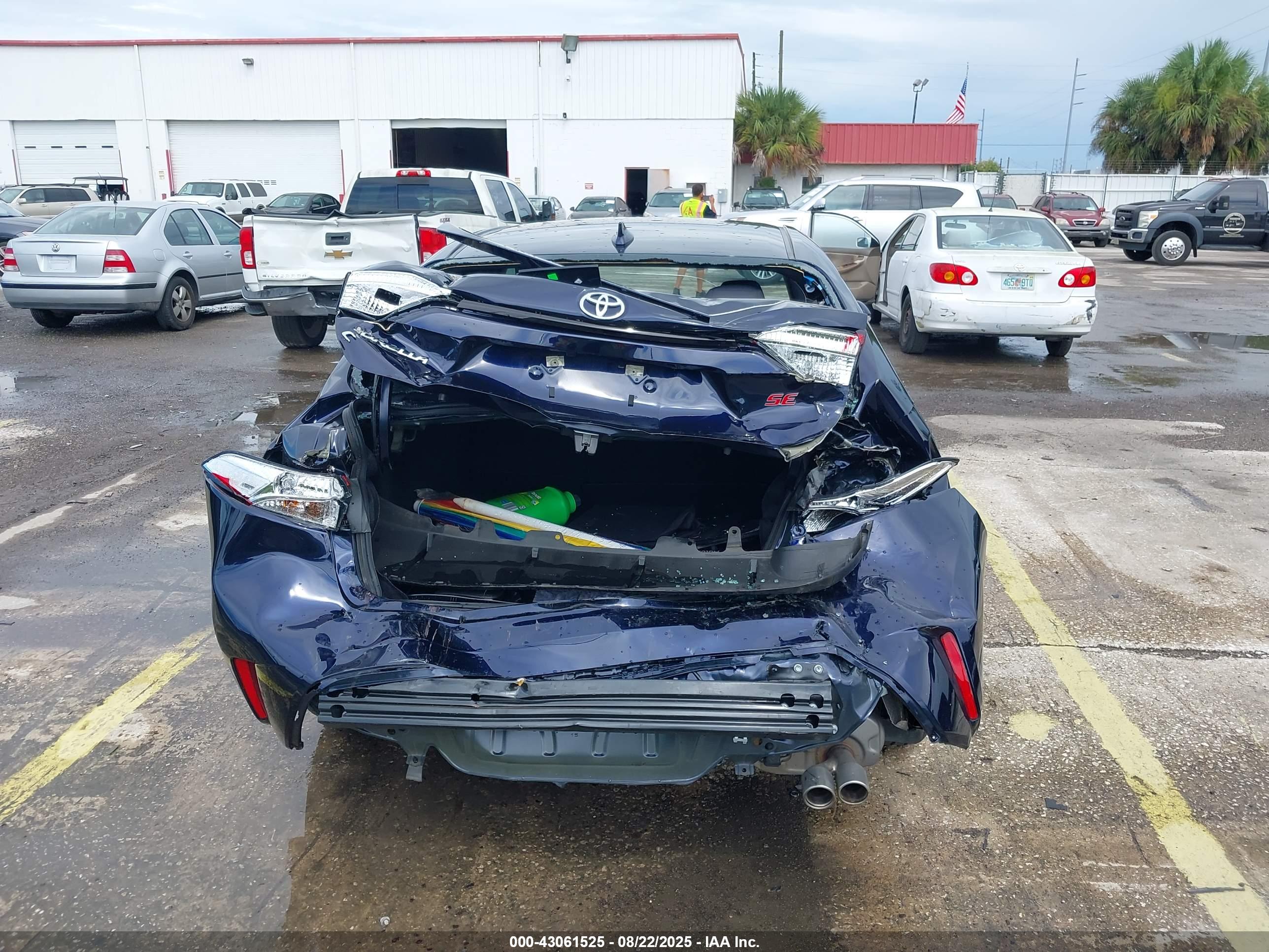 TOYOTA COROLLA image 6