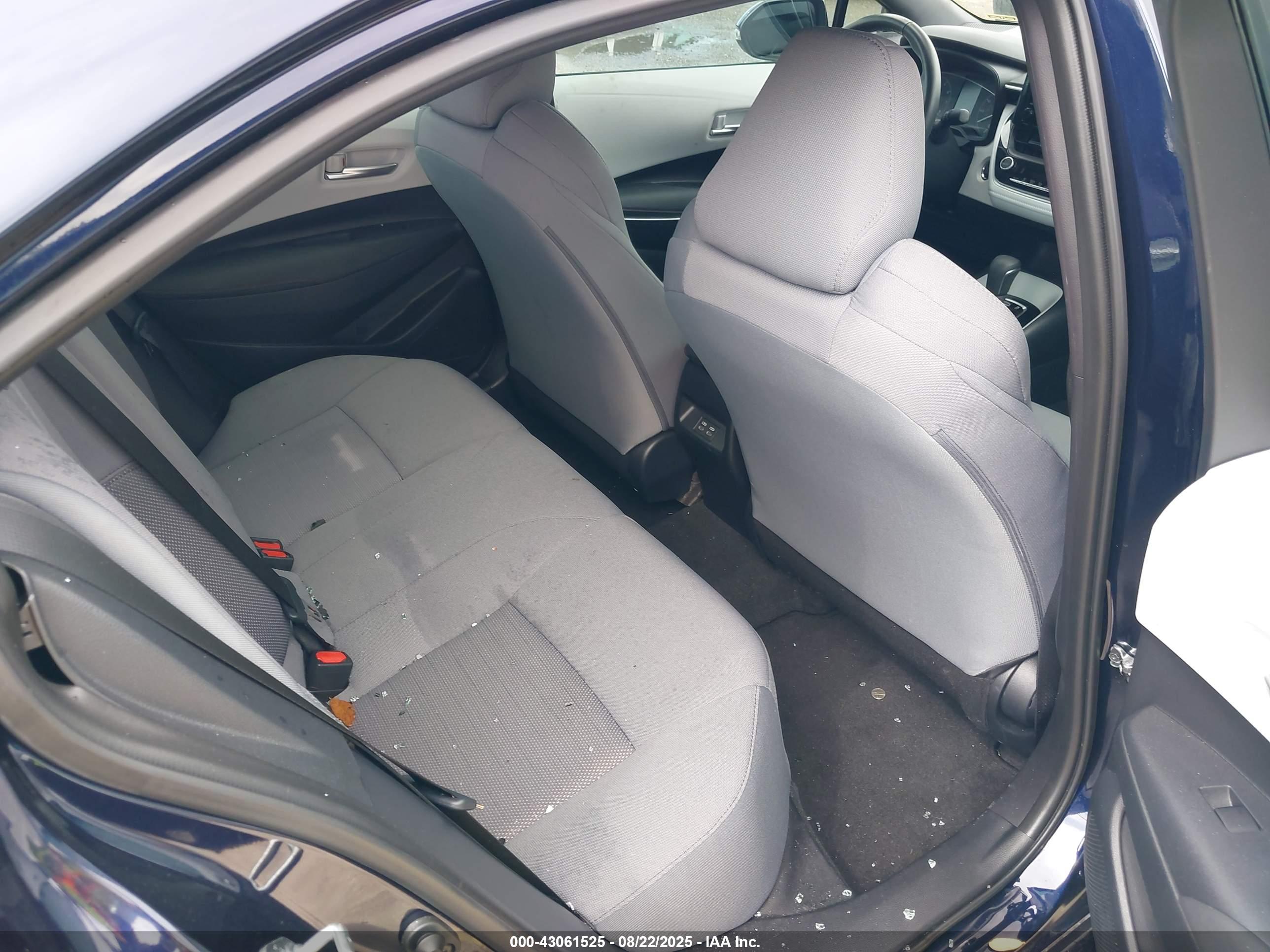 TOYOTA COROLLA image 8