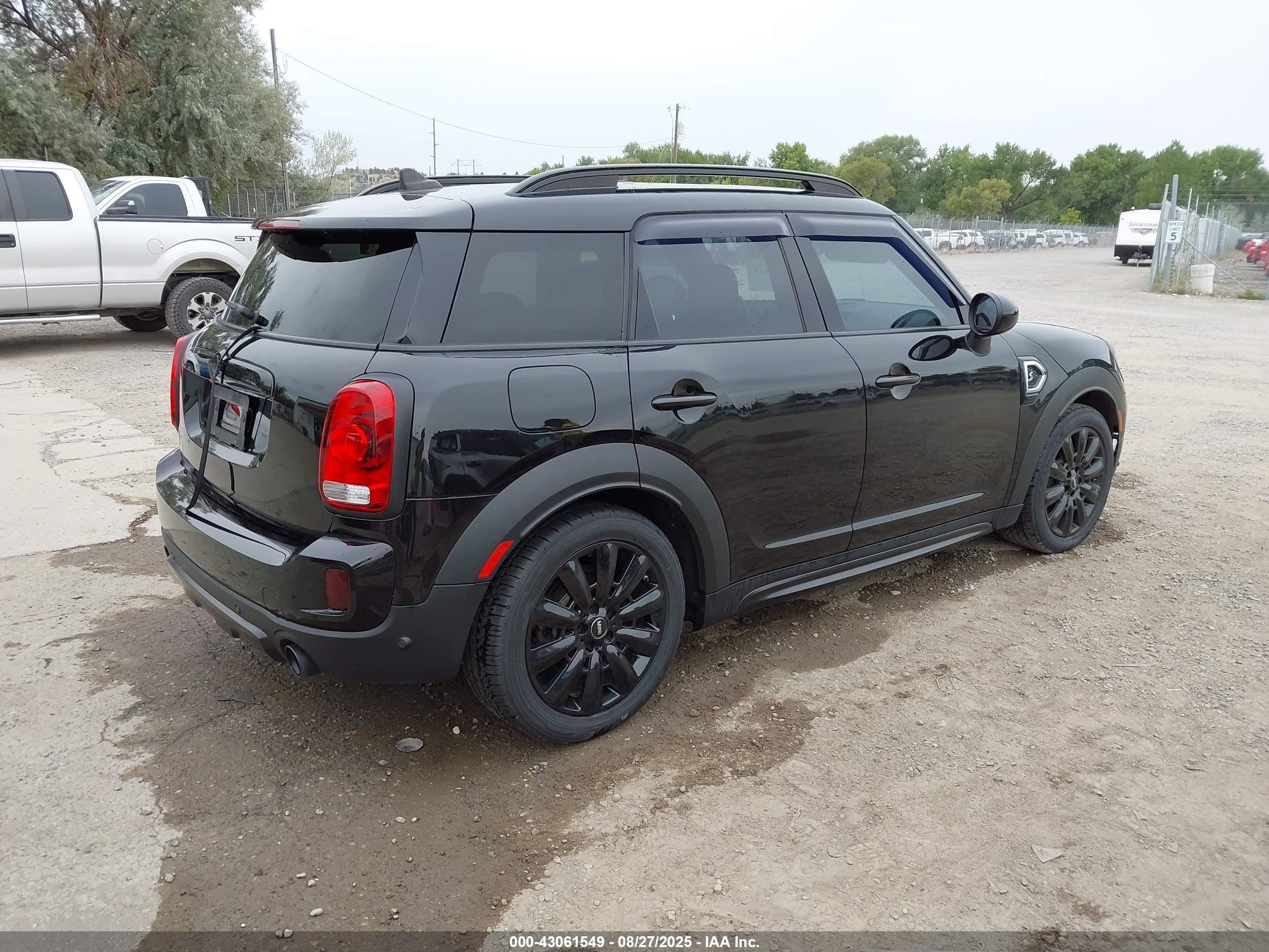 MINI COUNTRYMAN image 4