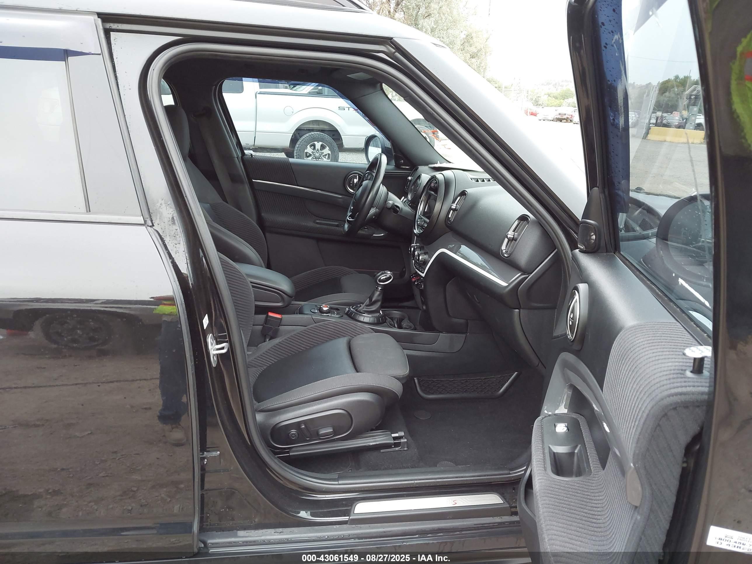 MINI COUNTRYMAN image 5