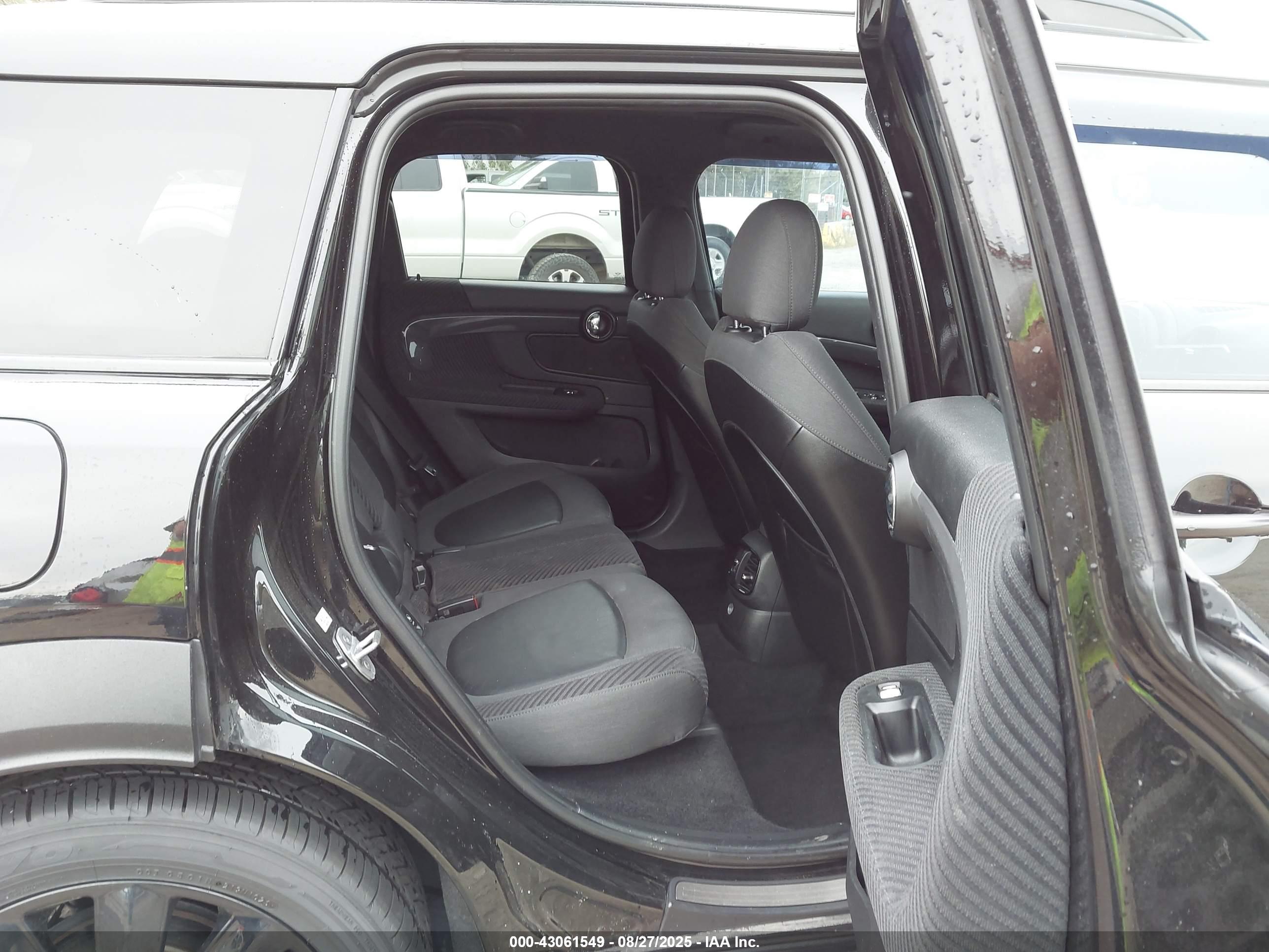 MINI COUNTRYMAN image 8