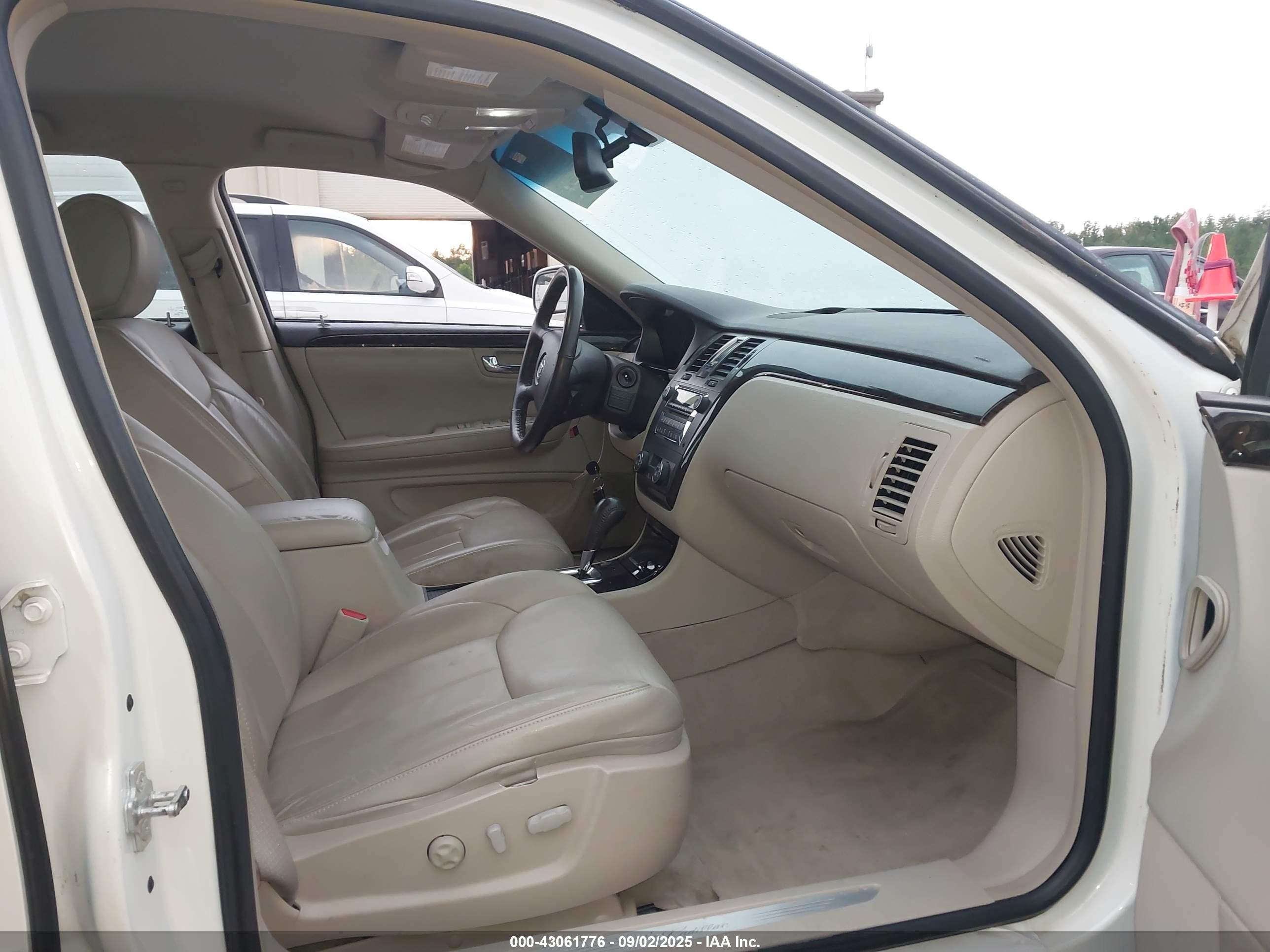 CADILLAC DTS image 5