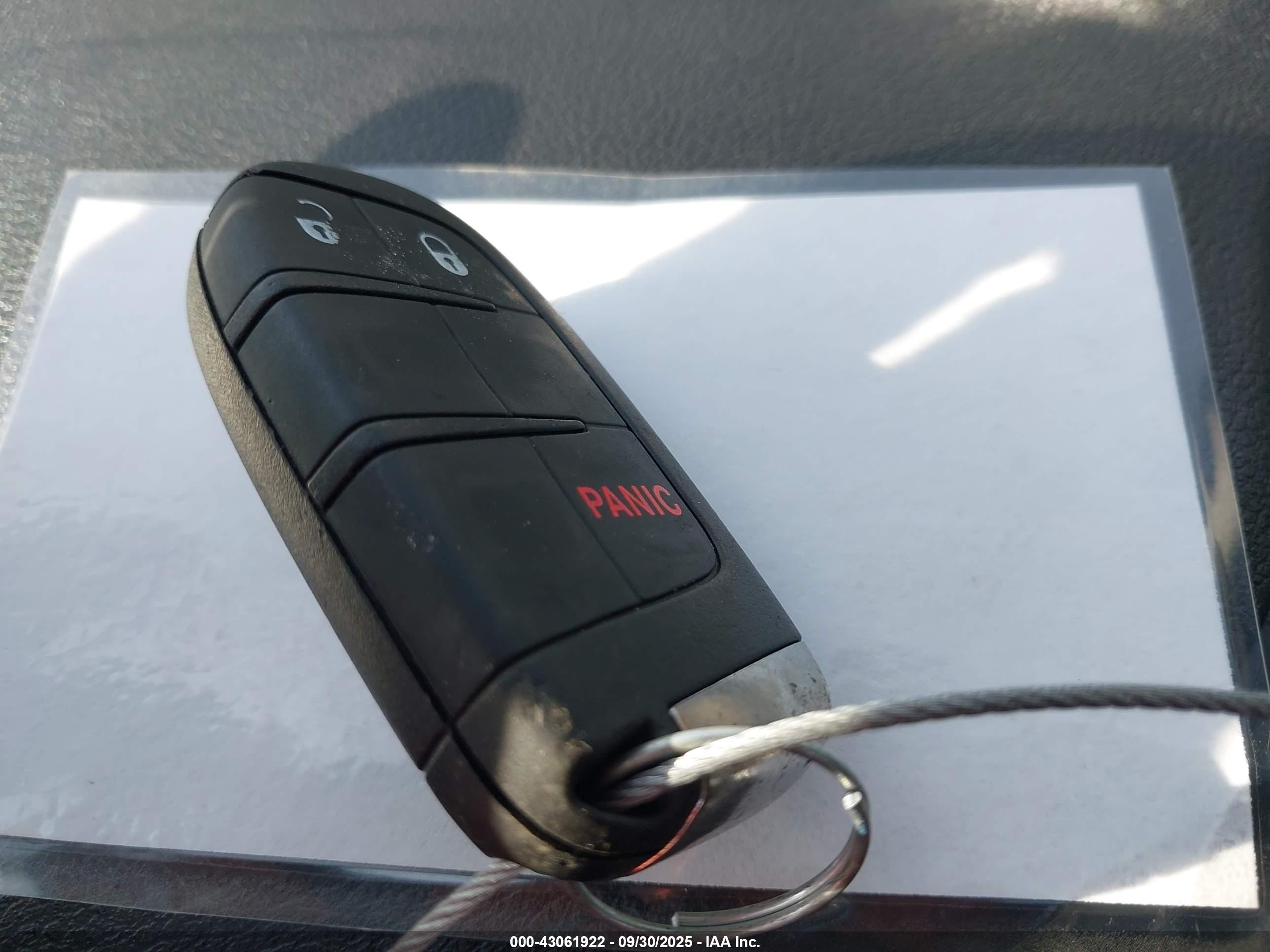 JEEP RENEGADE image 11