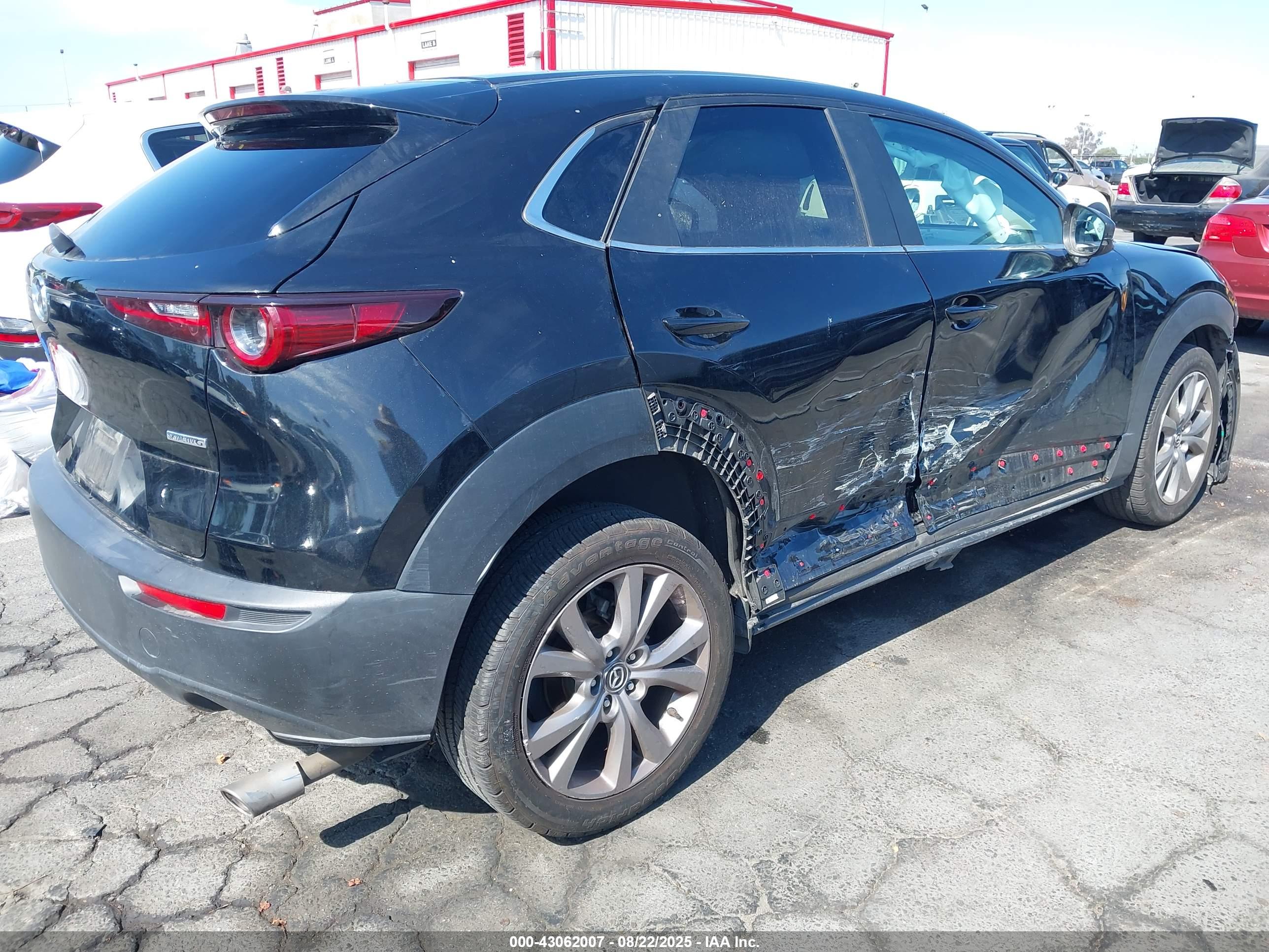 MAZDA CX-30 image 4
