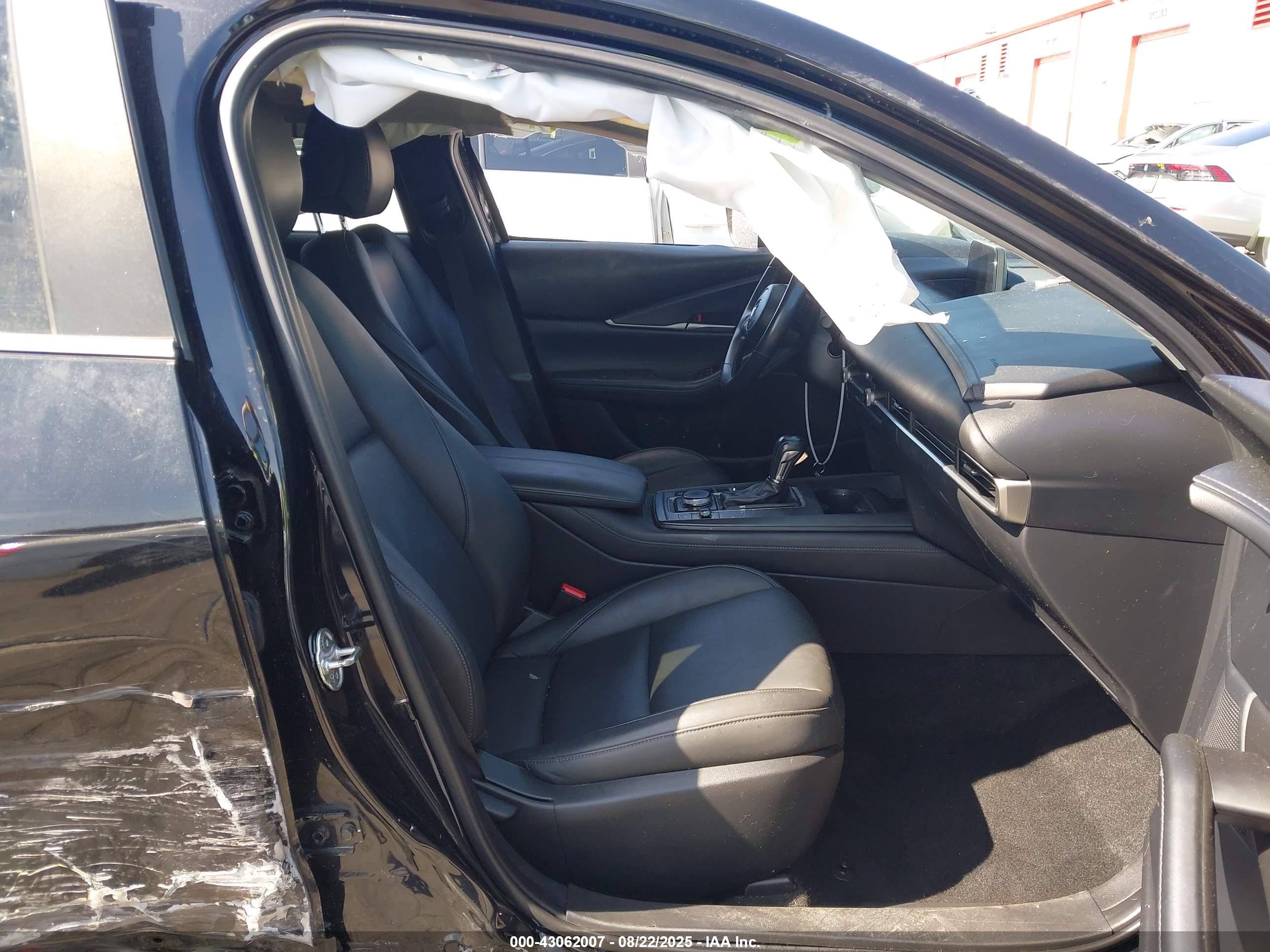 MAZDA CX-30 image 5