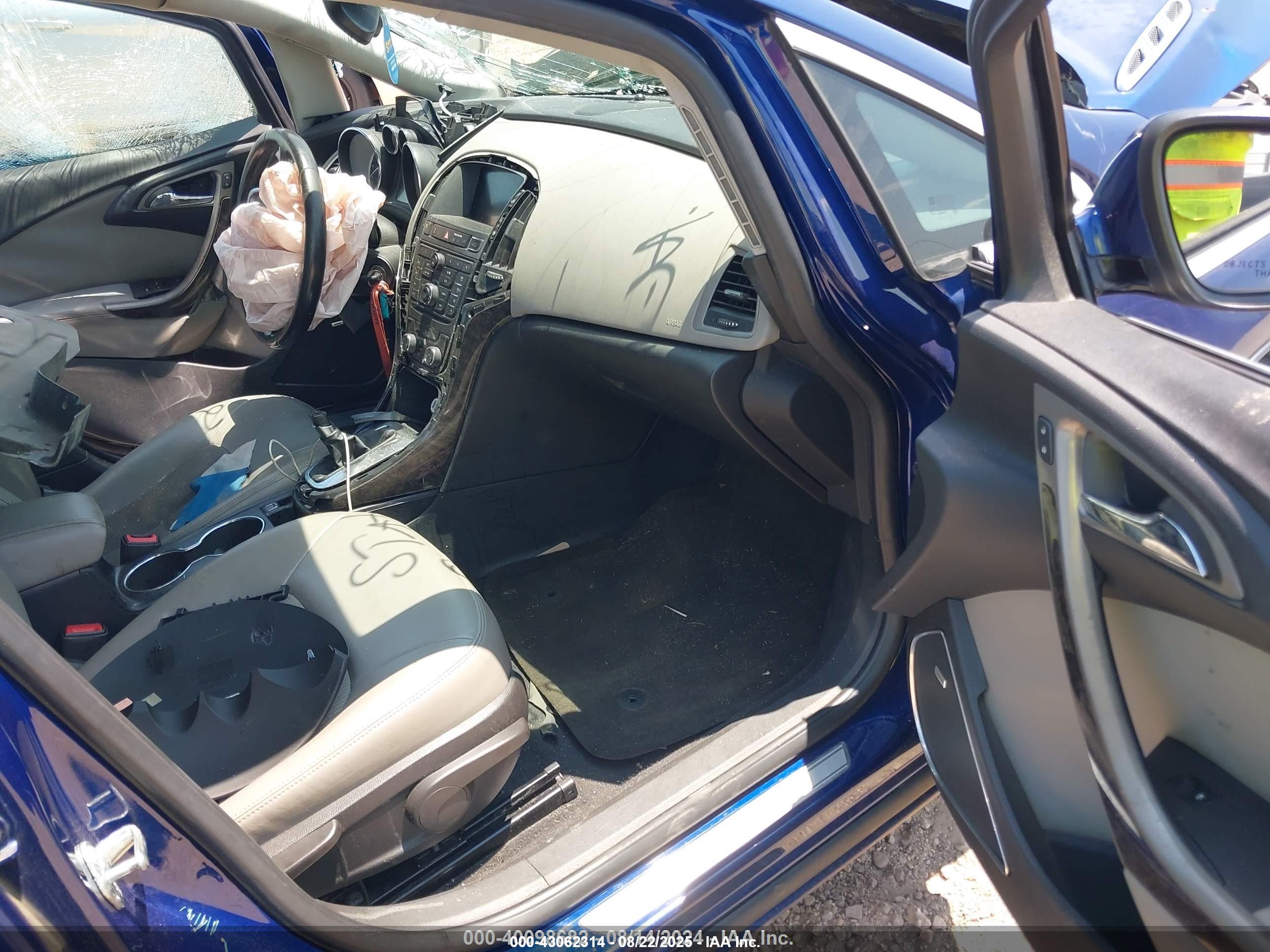 BUICK VERANO image 5