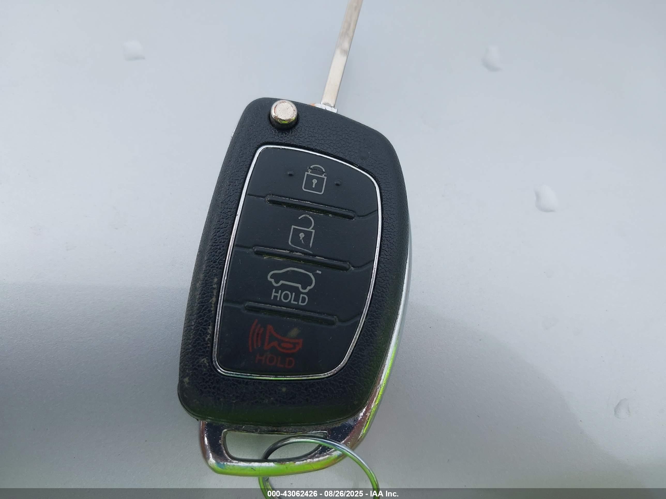 HYUNDAI SANTA image 11