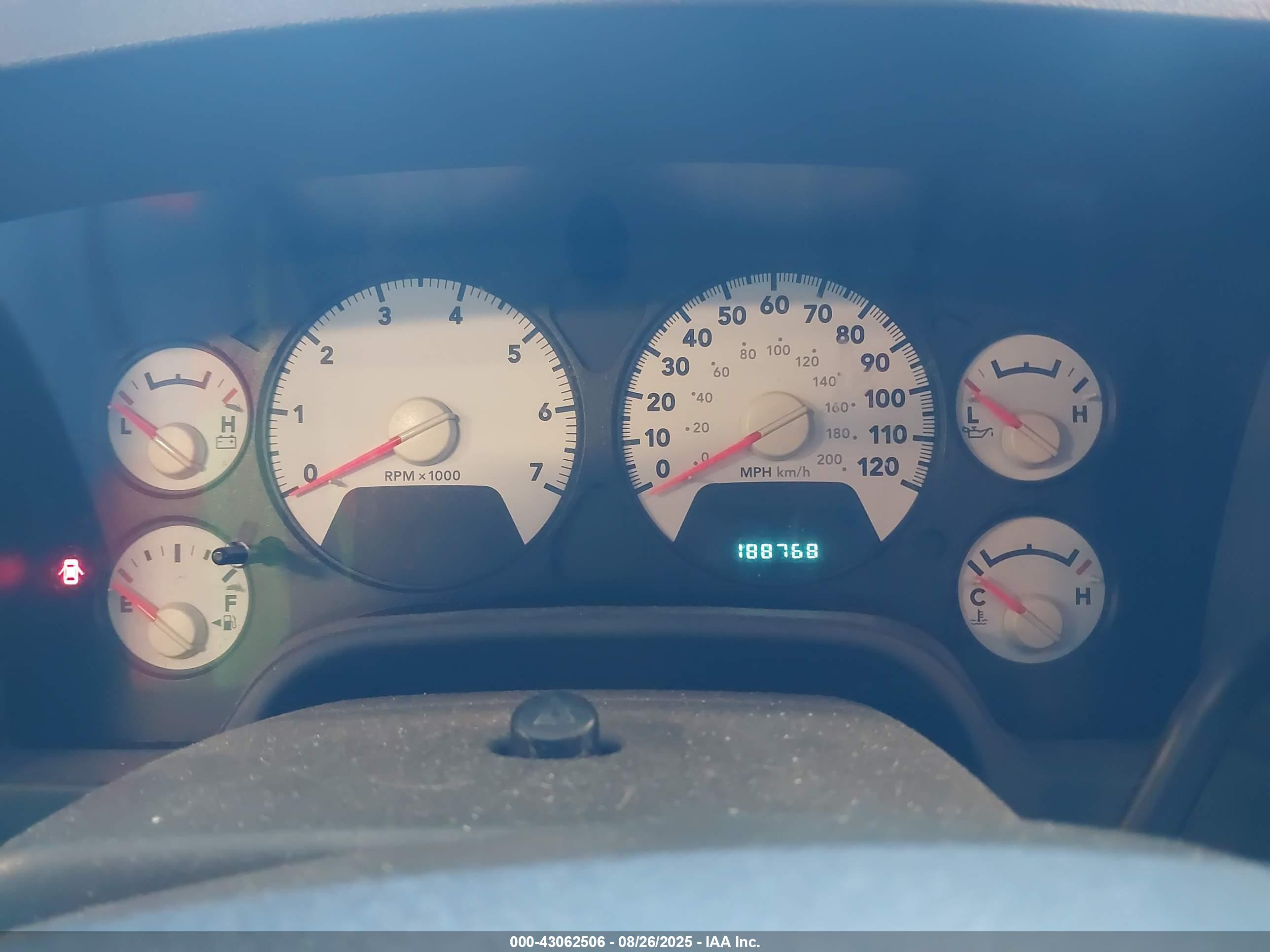 DODGE RAM image 7