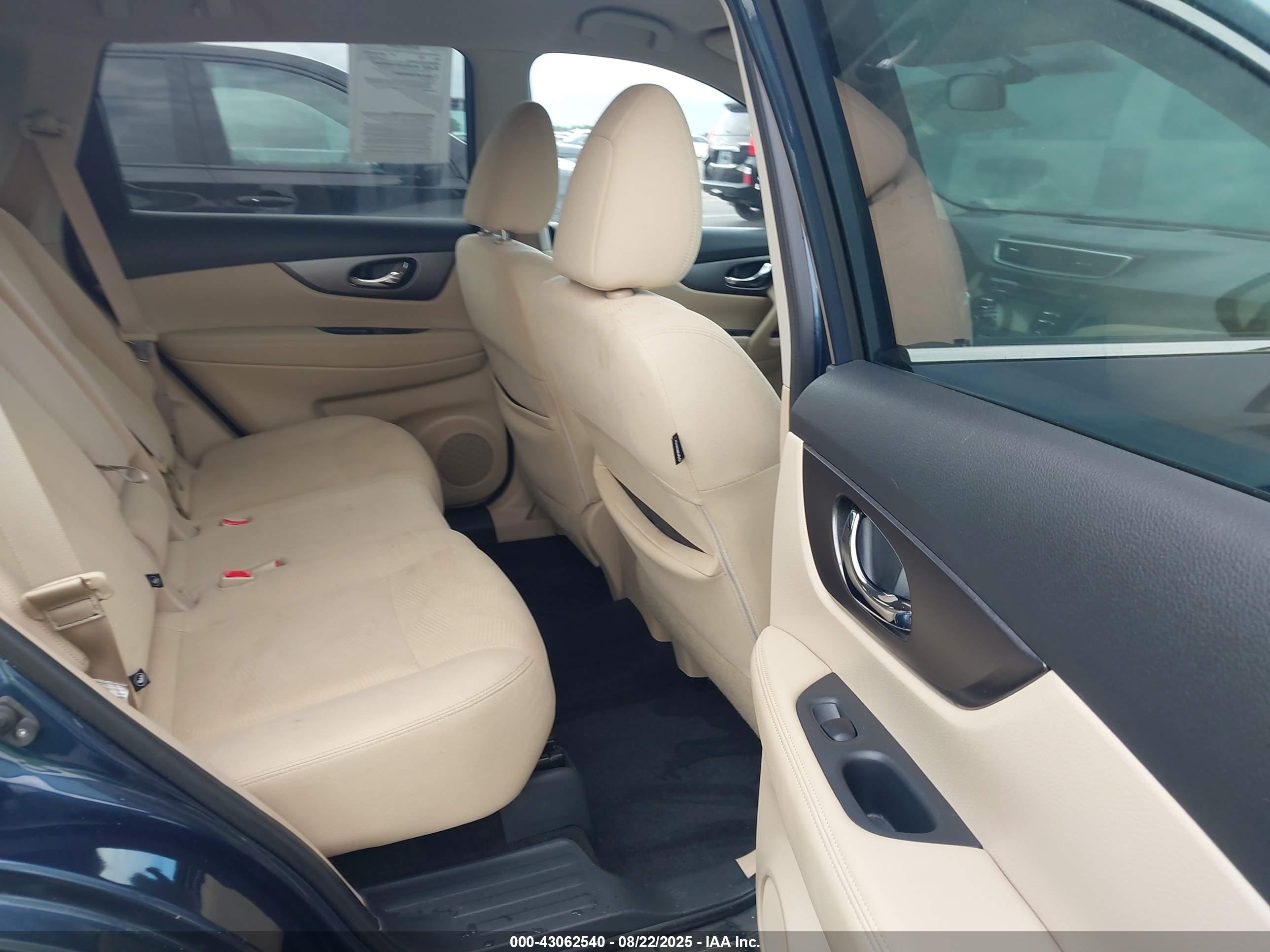 NISSAN ROGUE image 8