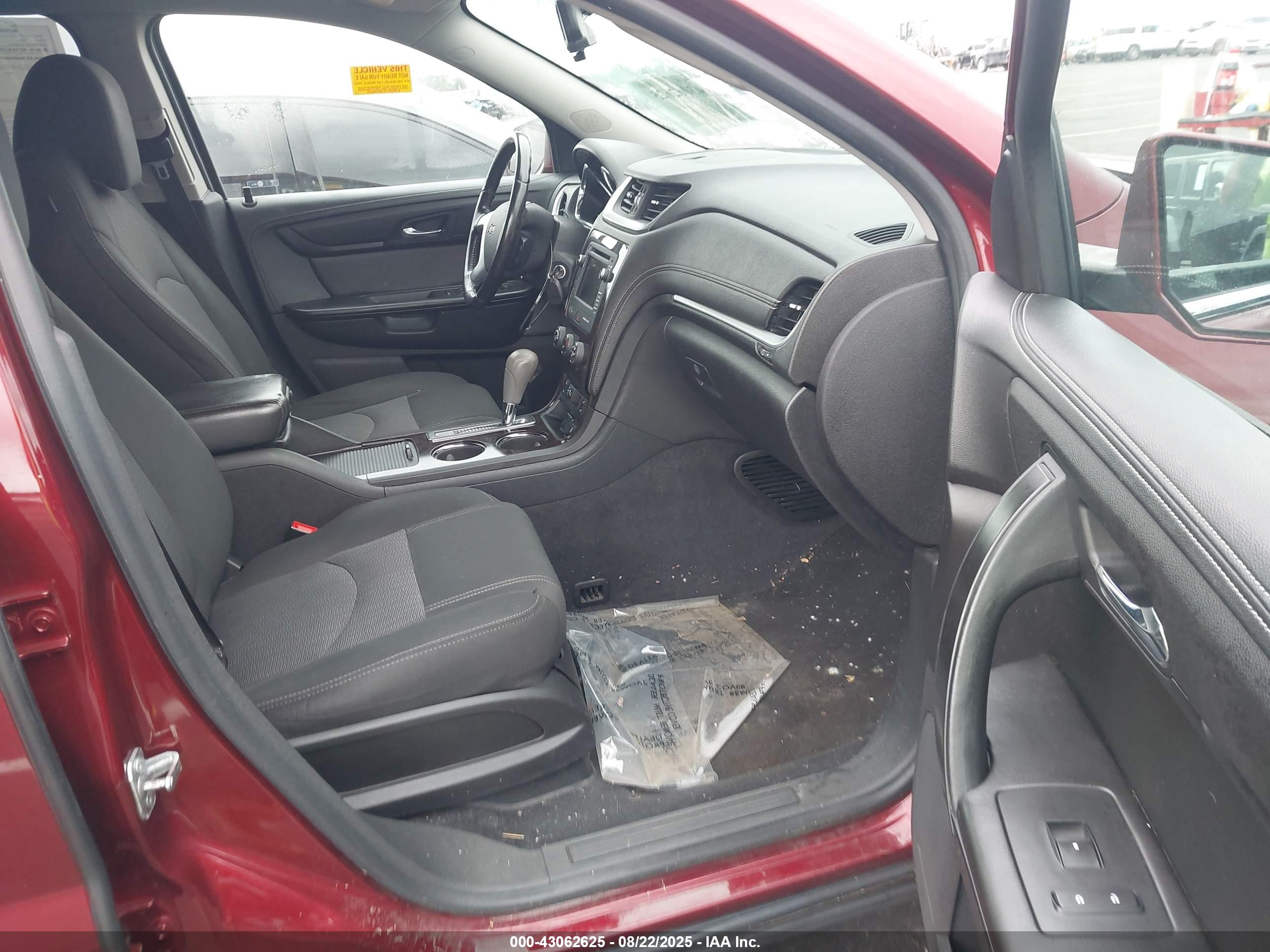 CHEVROLET TRAVERSE image 5