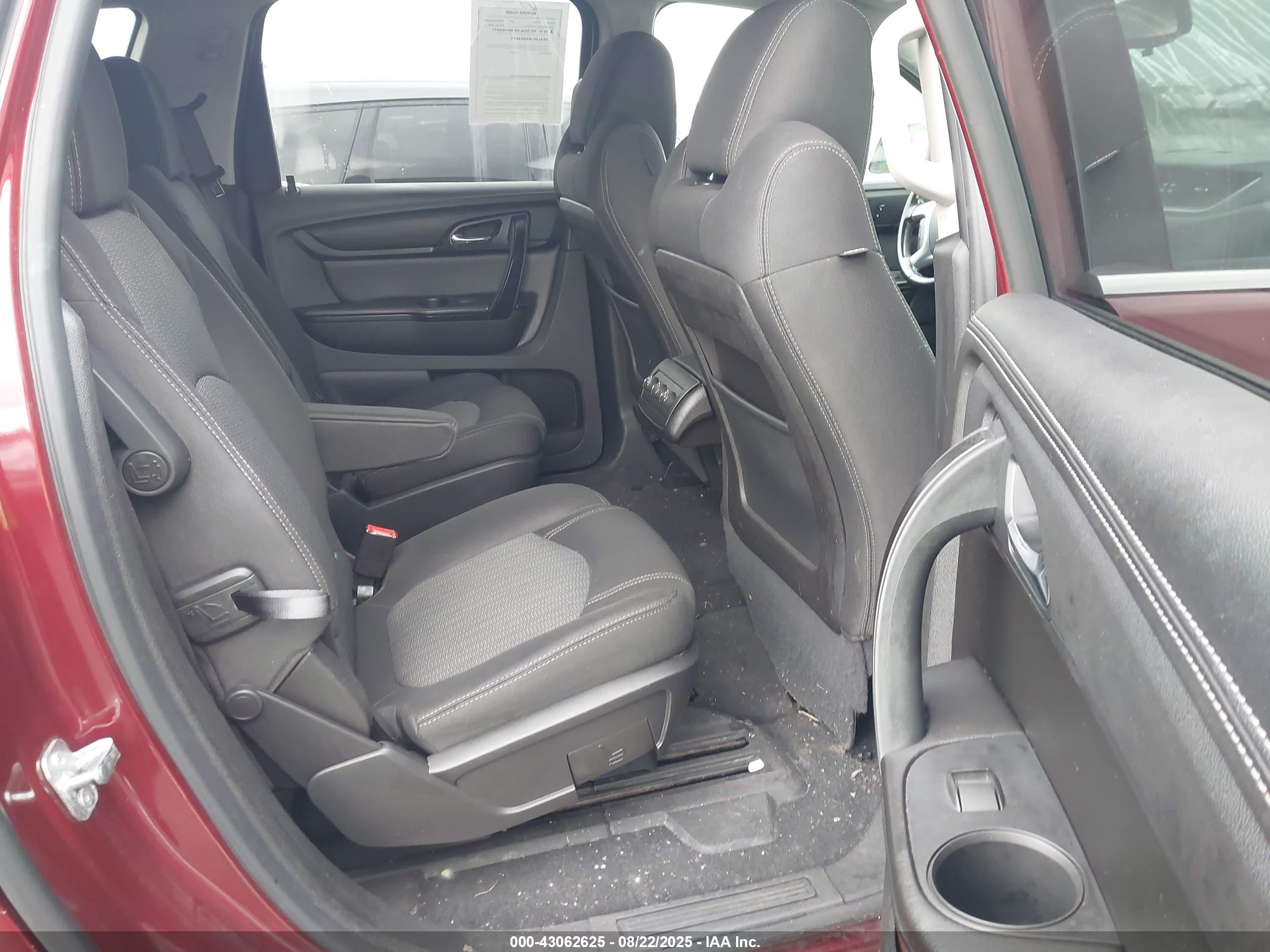 CHEVROLET TRAVERSE image 8