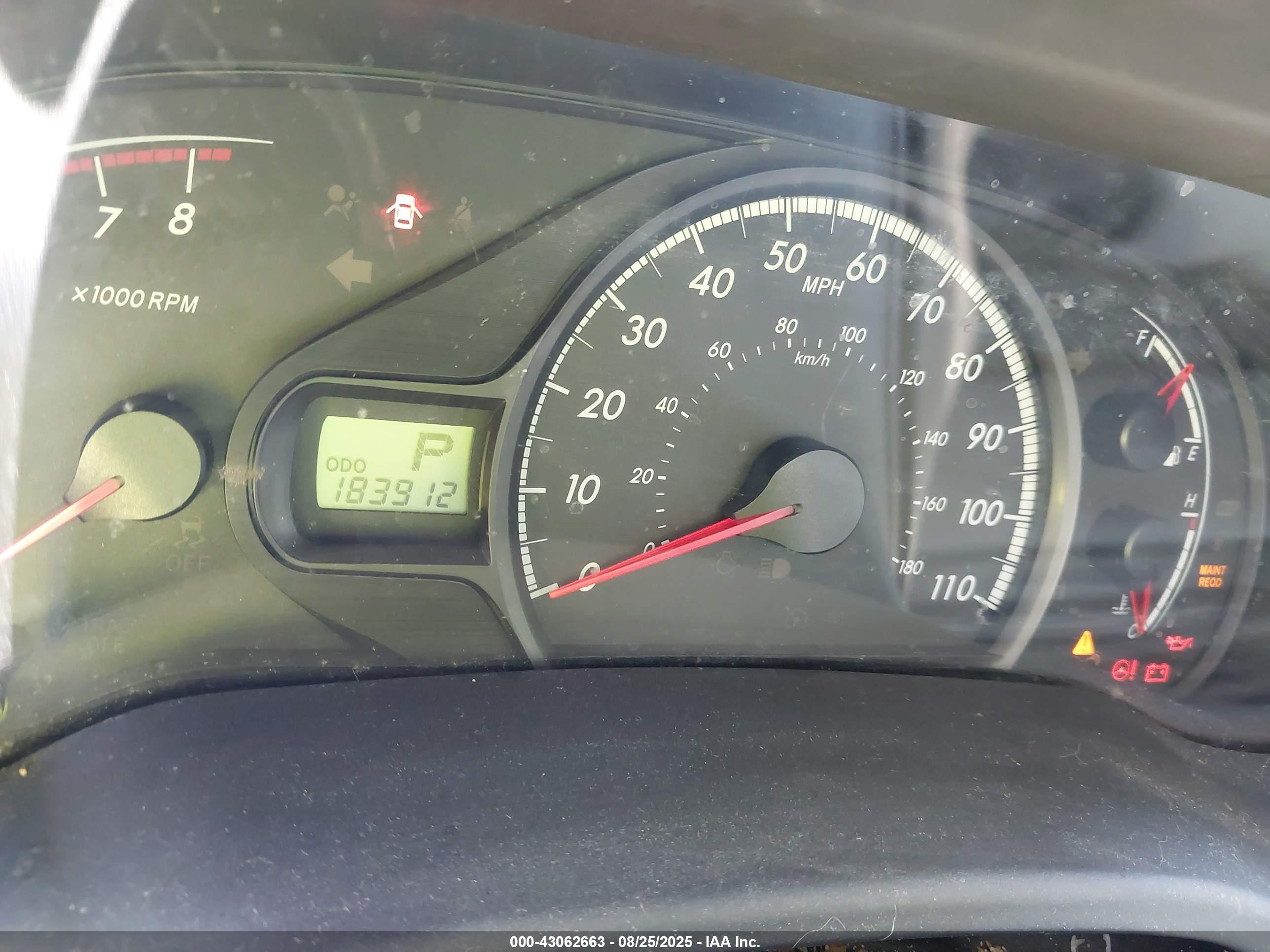TOYOTA SIENNA image 7