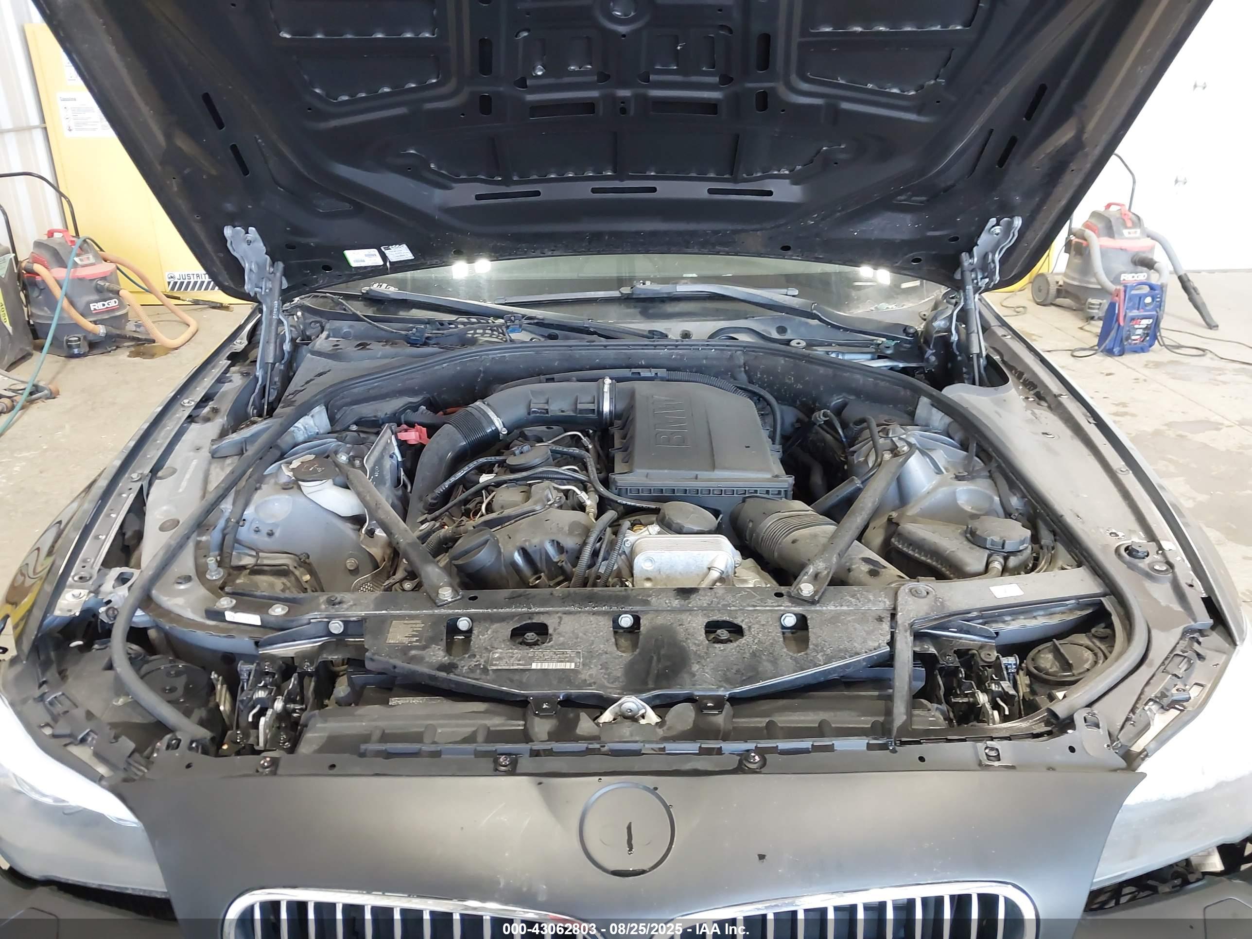 BMW 535I image 10