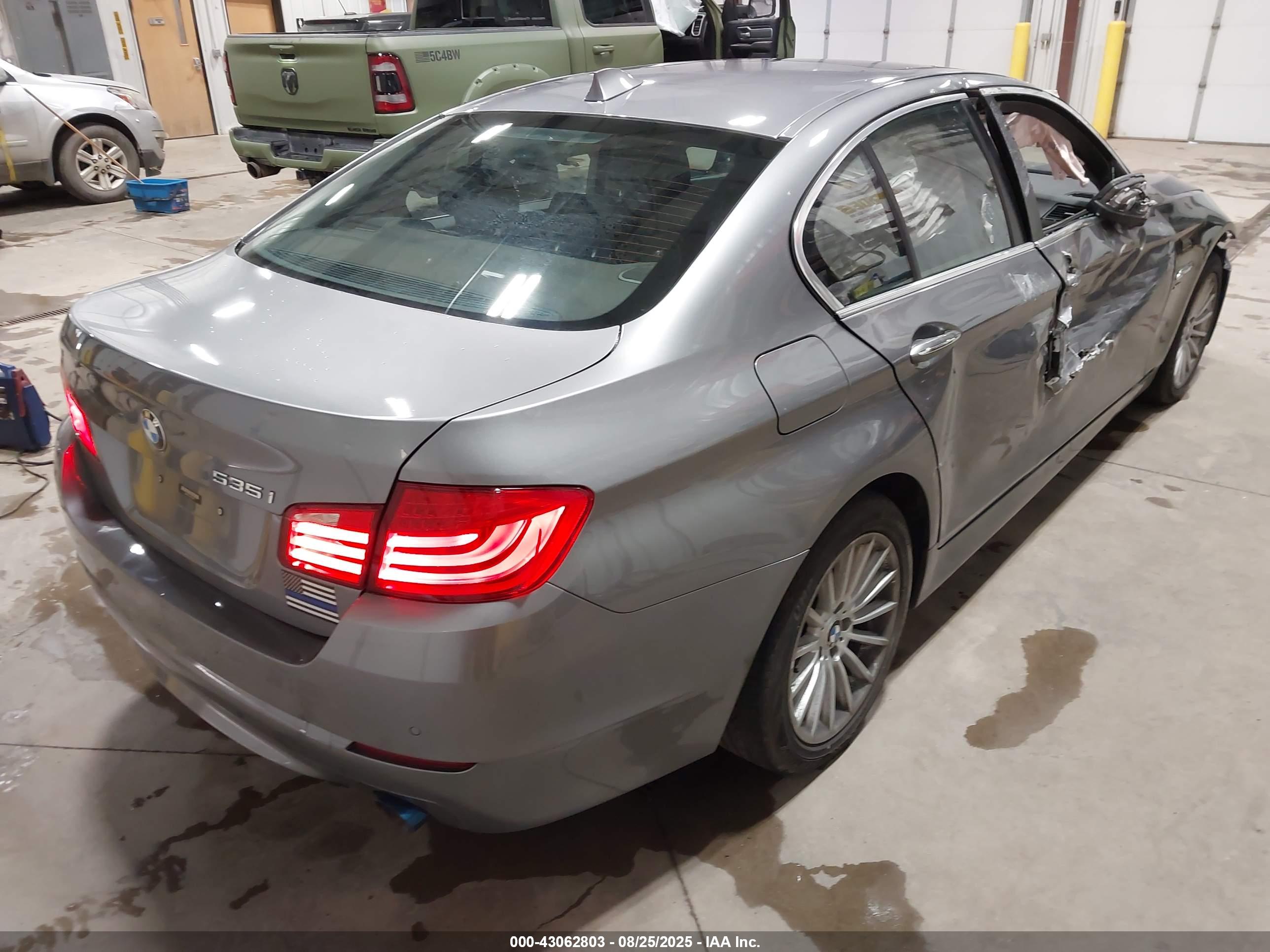 BMW 535I image 4