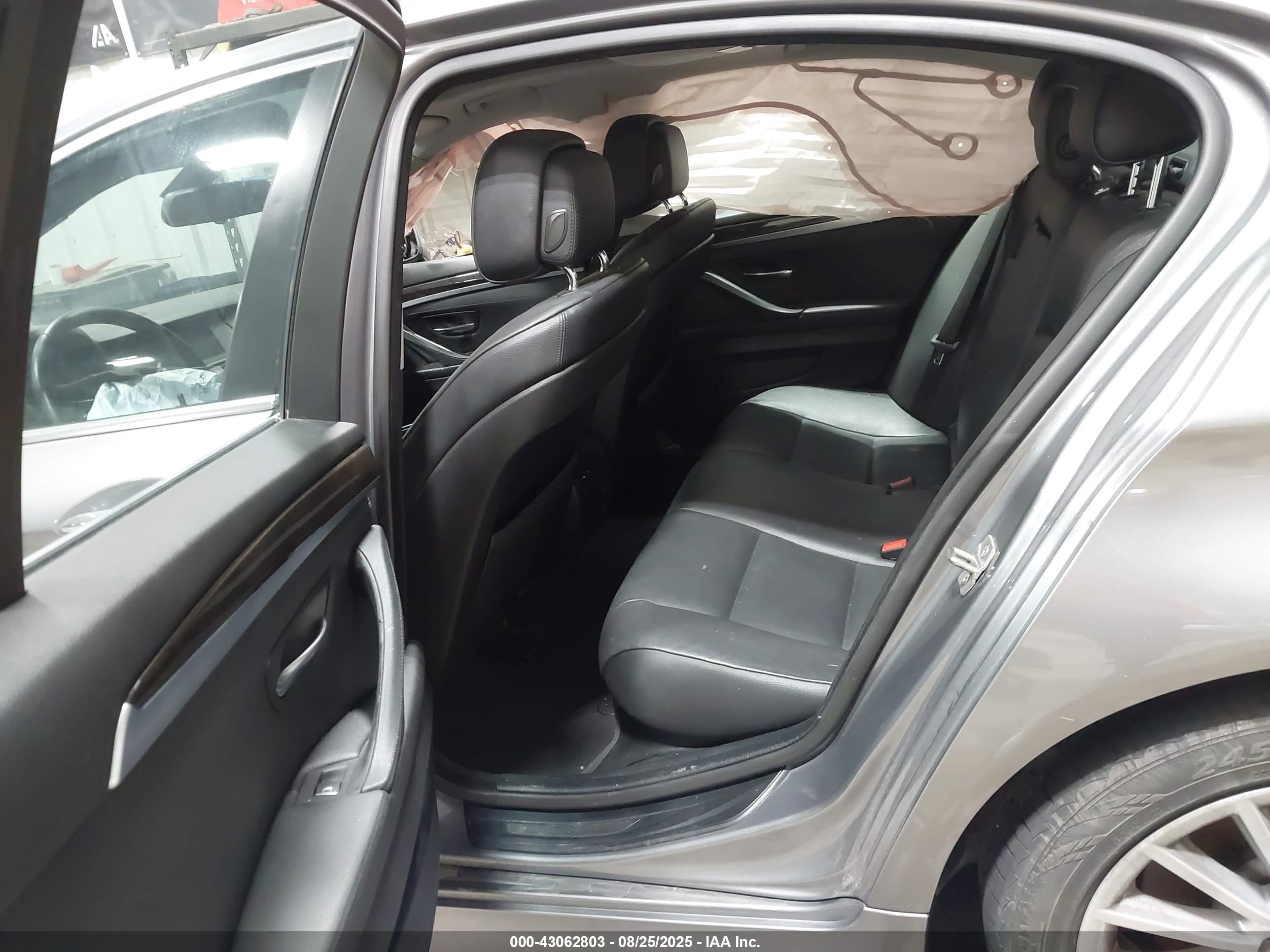 BMW 535I image 8