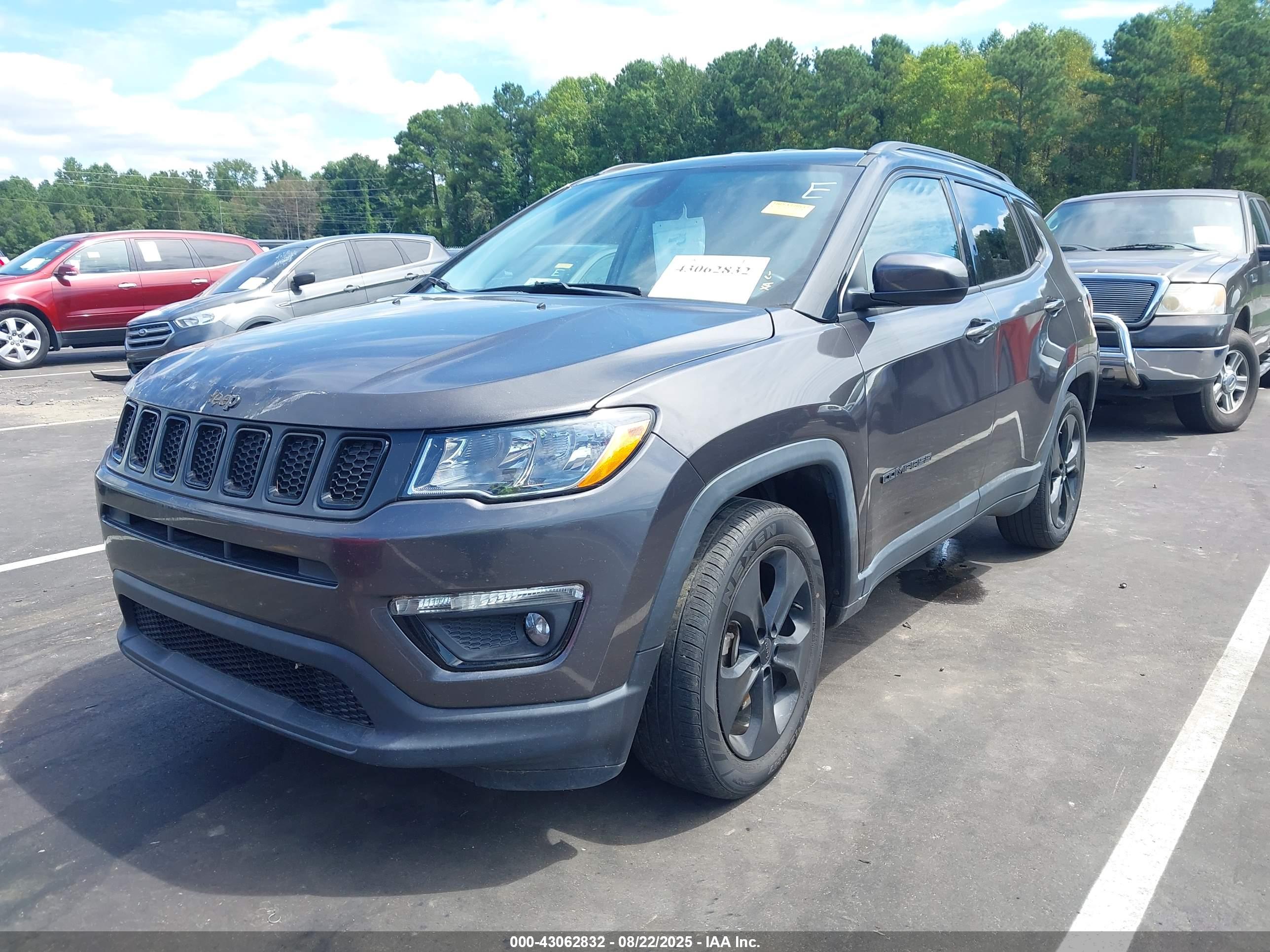 JEEP COMPASS image 2