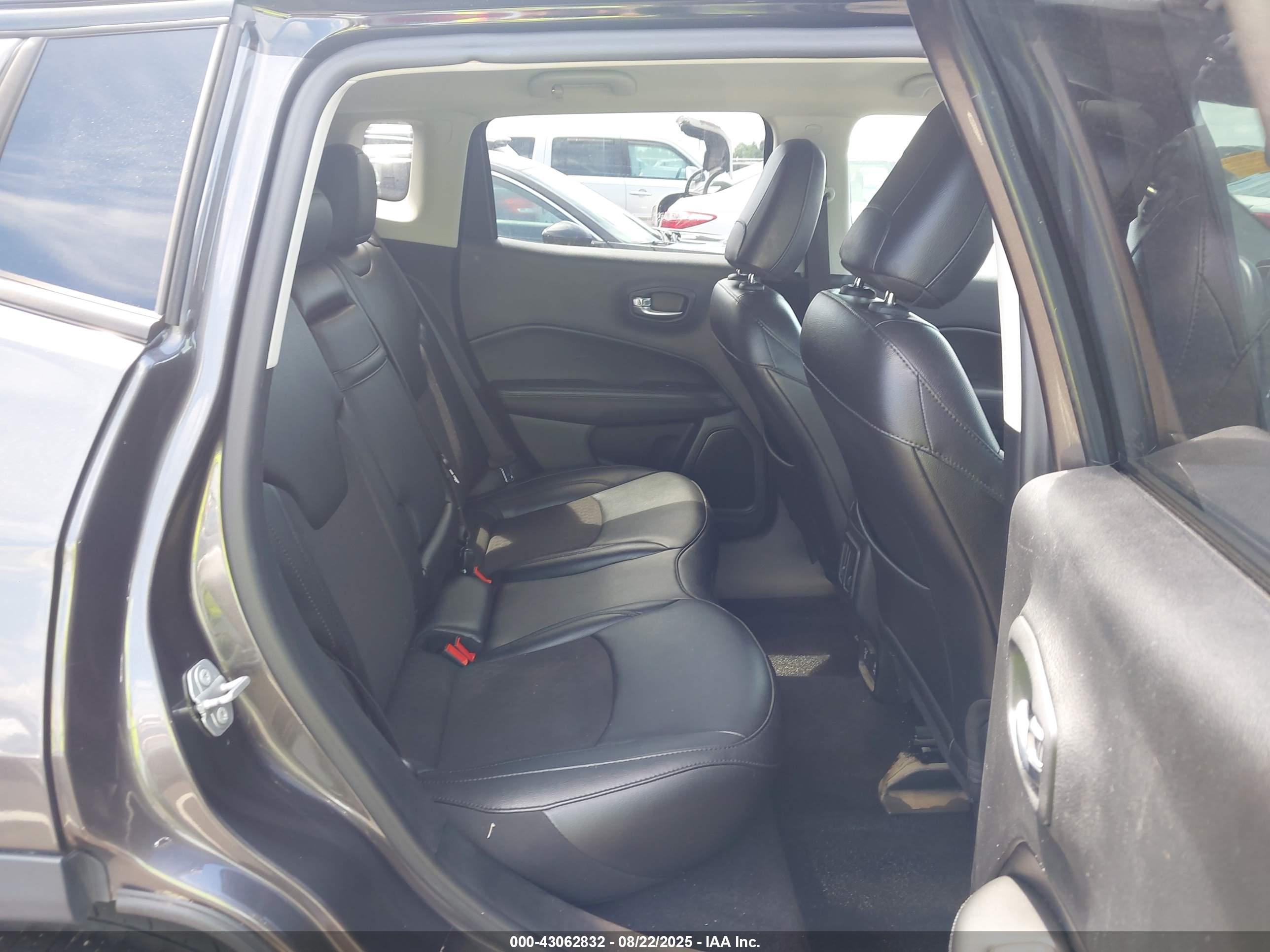 JEEP COMPASS image 8
