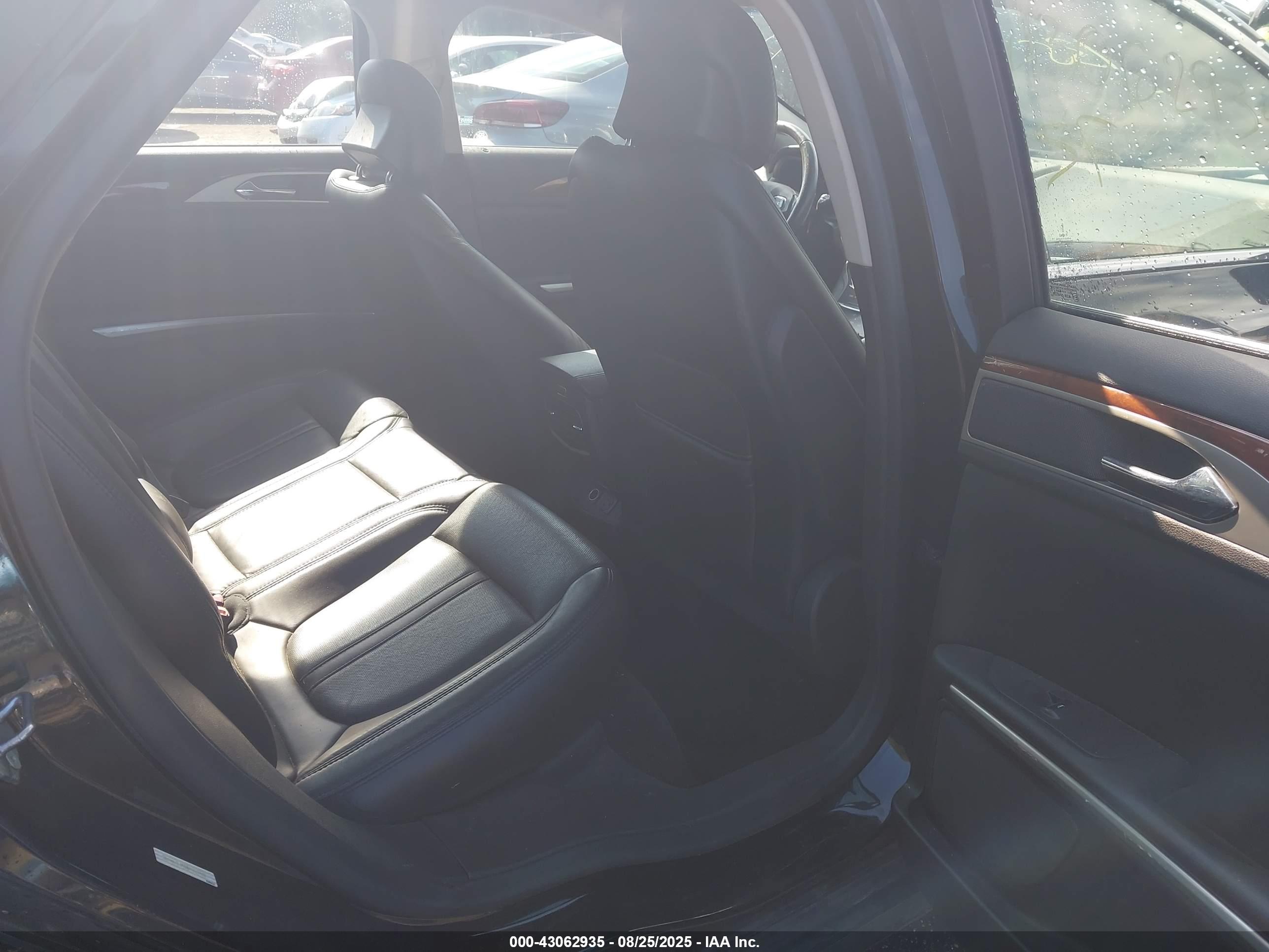 LINCOLN MKZ image 8