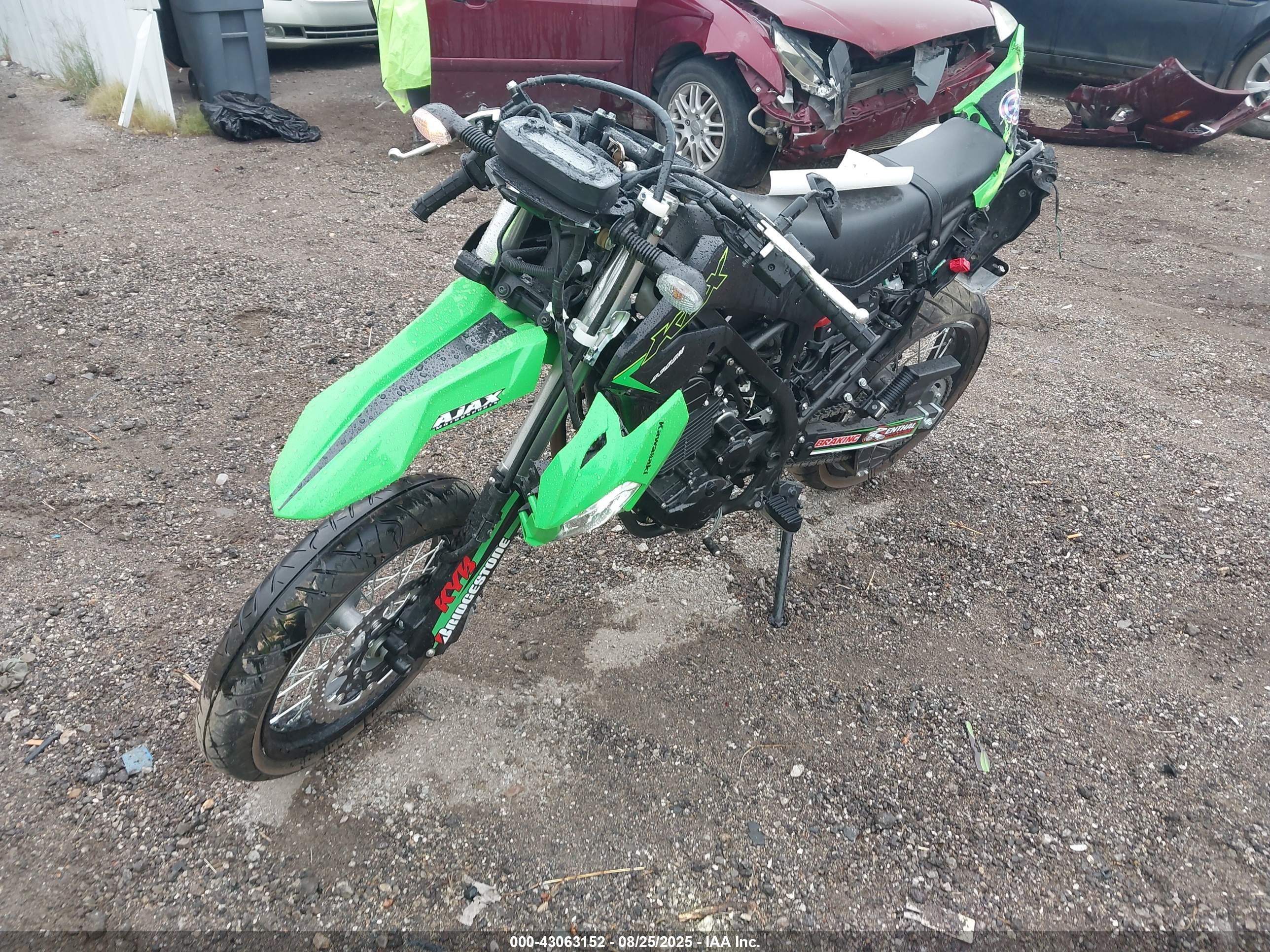 KAWASAKI KLX230 image 2