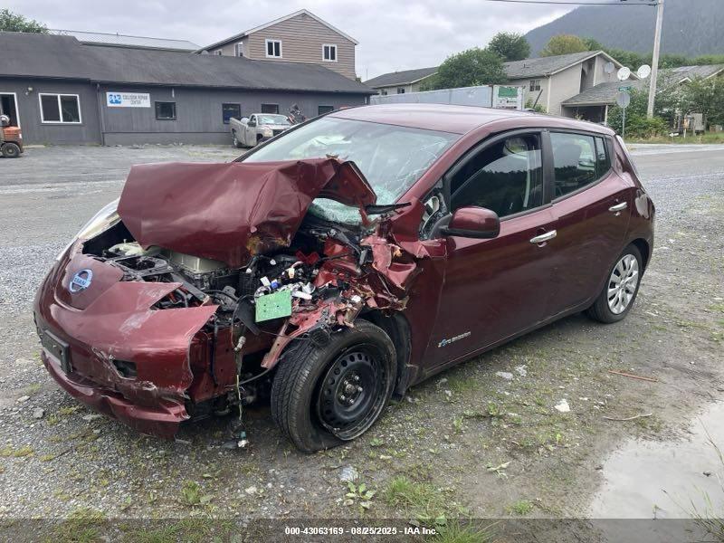 NISSAN LEAF image 2