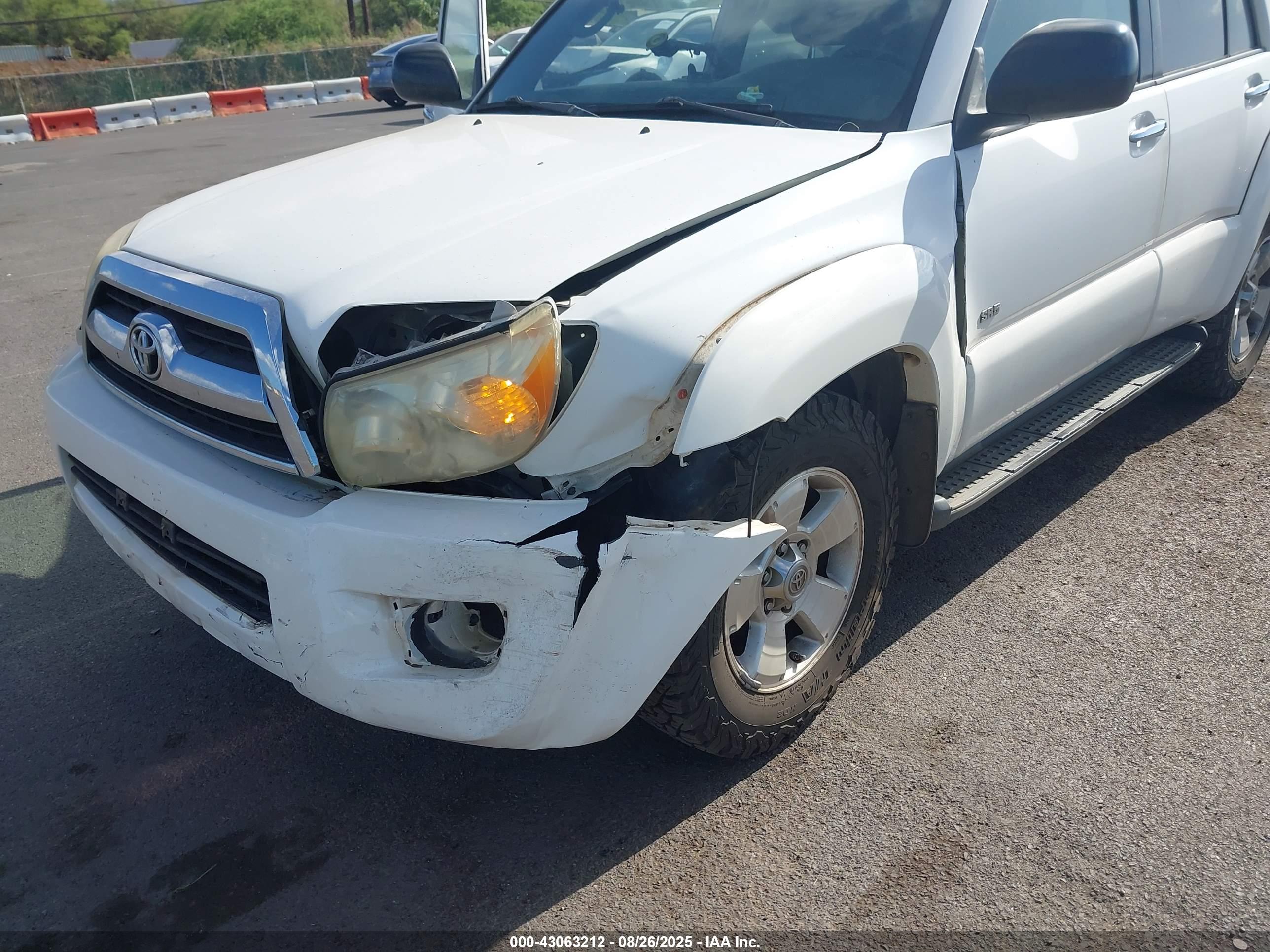 TOYOTA 4RUNNER image 6