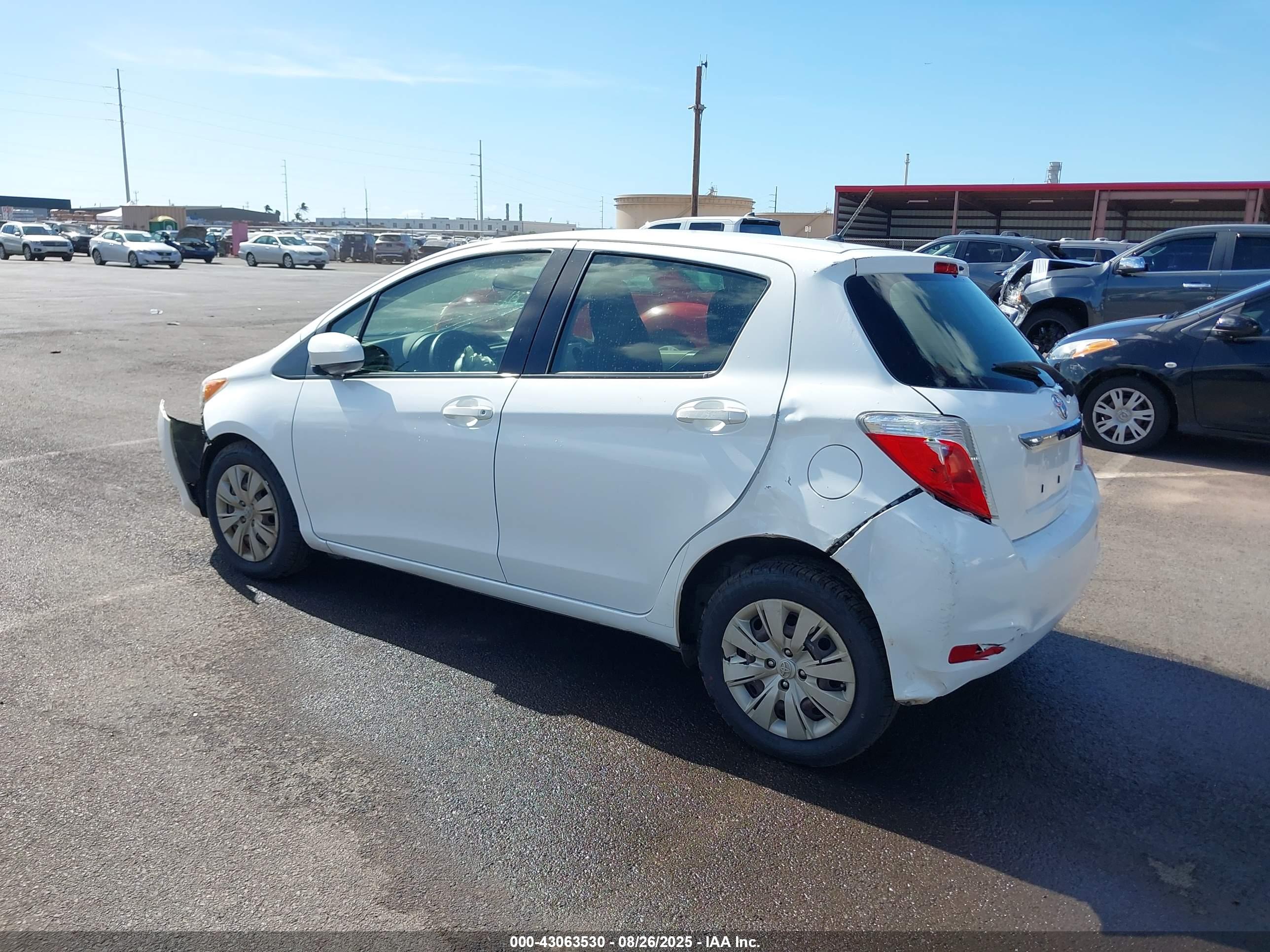 TOYOTA YARIS image 3