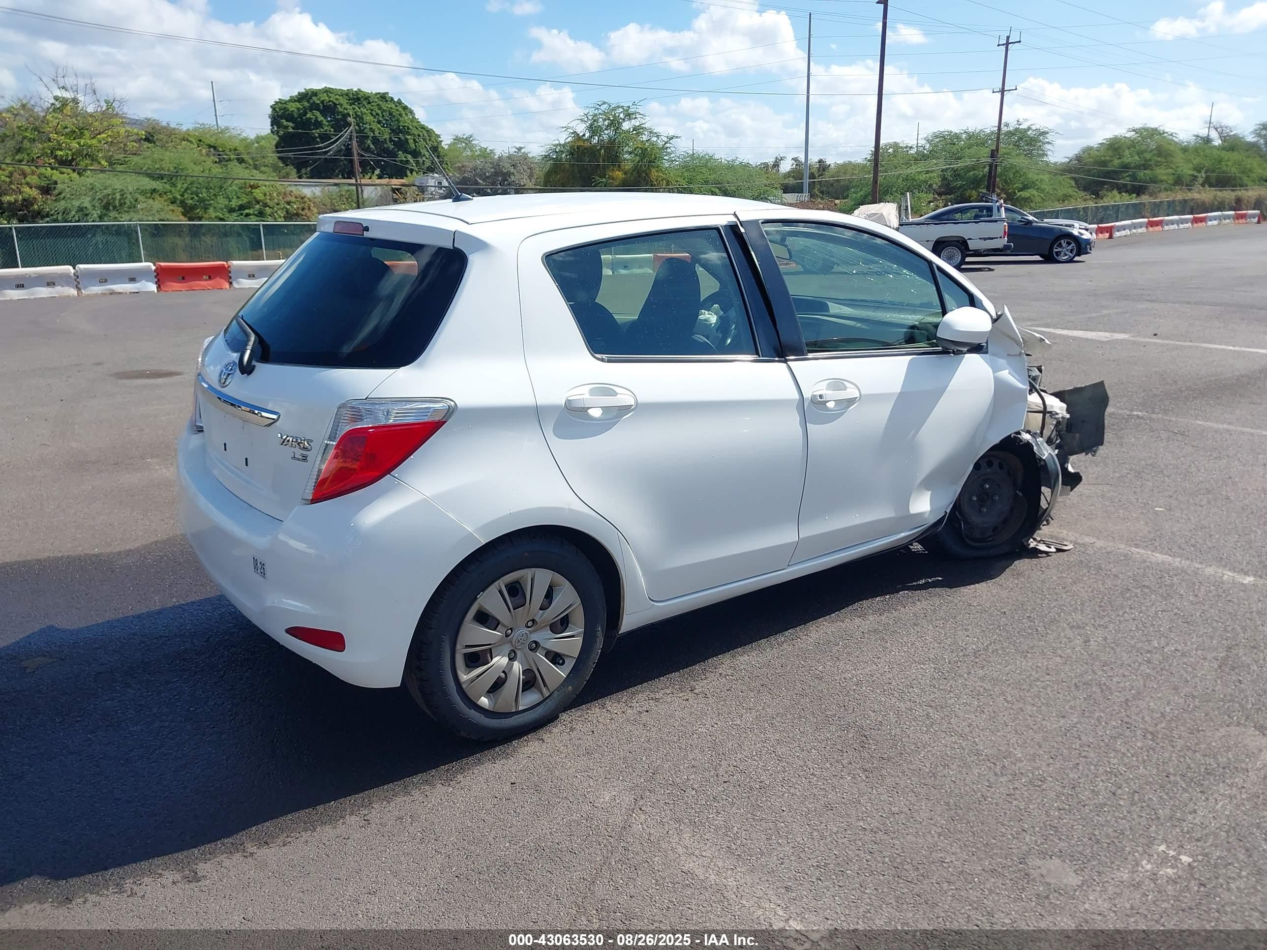TOYOTA YARIS image 4