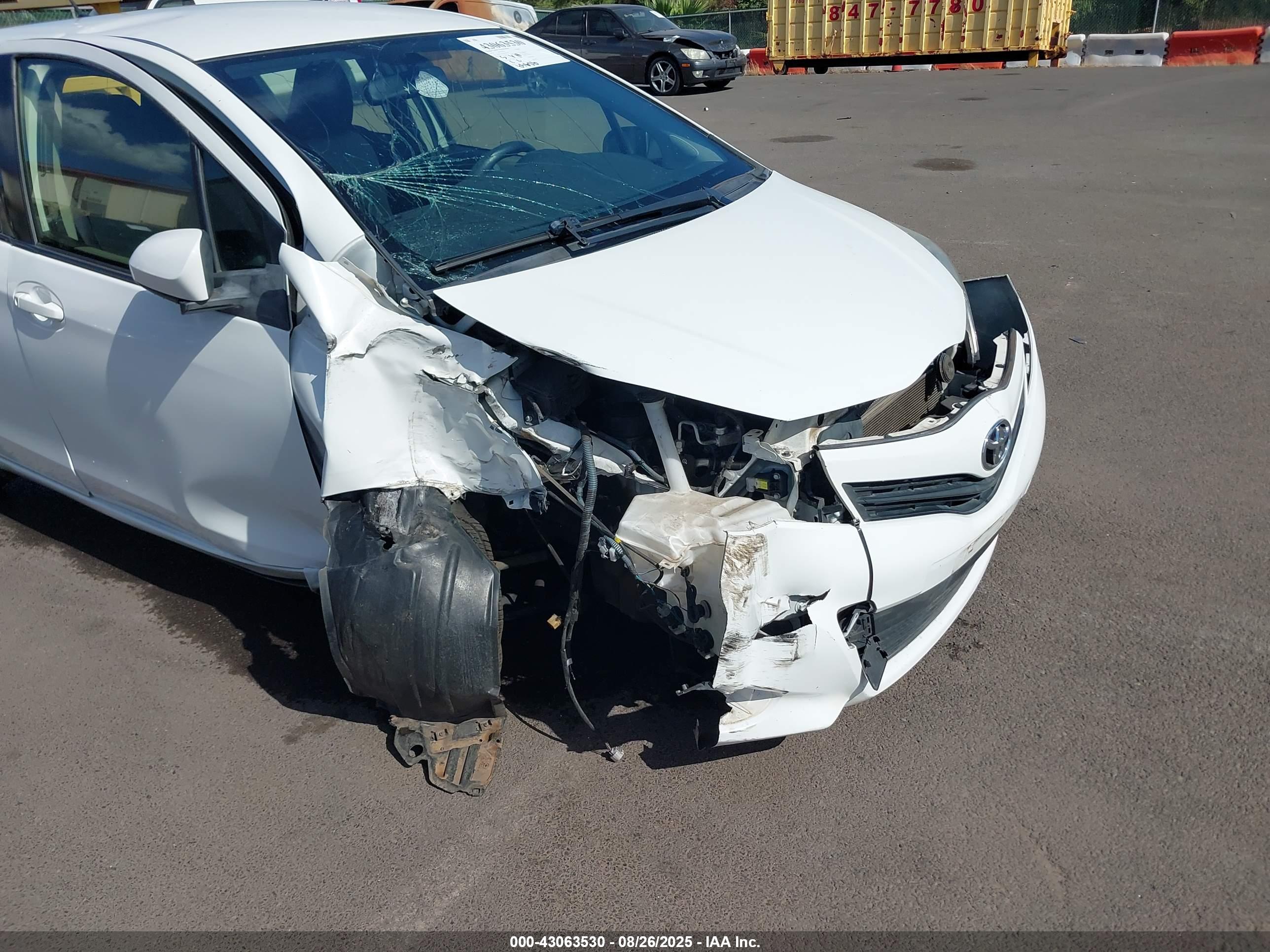 TOYOTA YARIS image 6