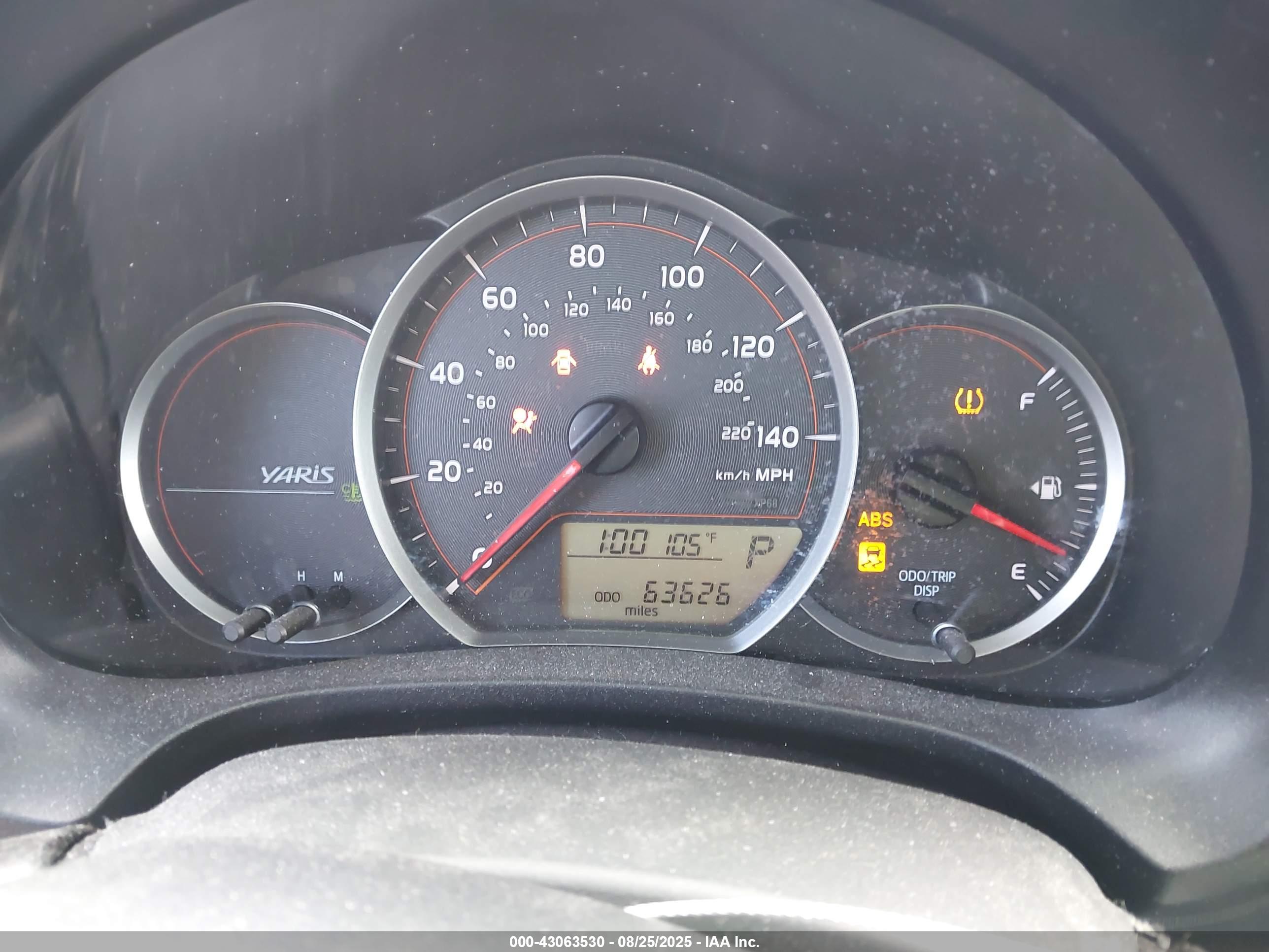TOYOTA YARIS image 7