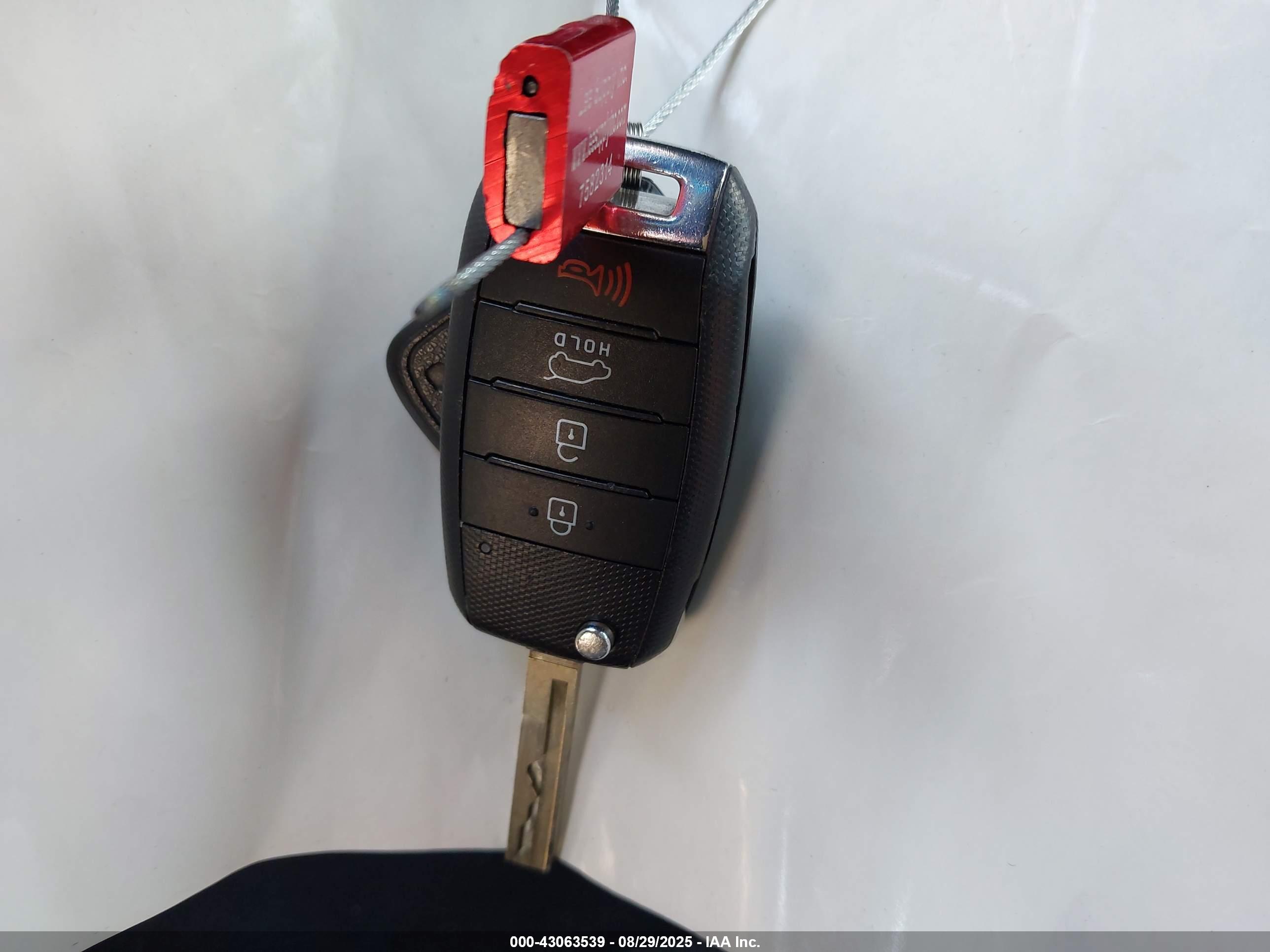 KIA SORENTO image 11