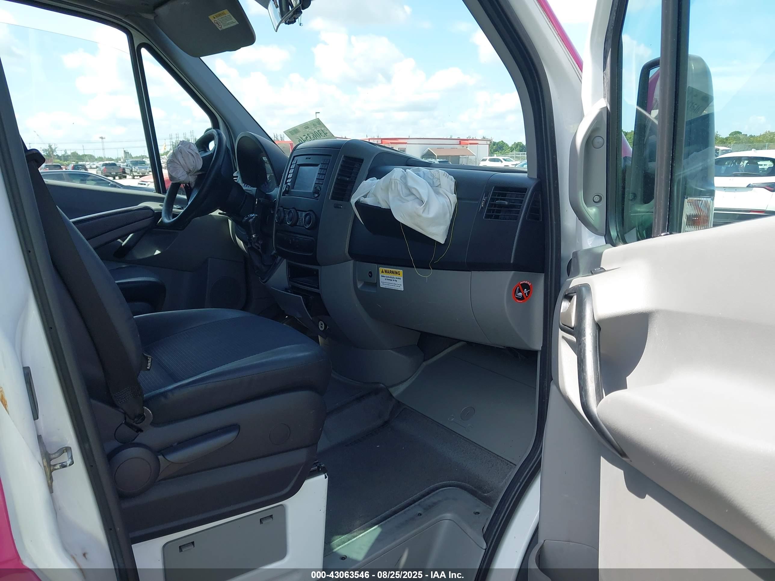 MERCEDES-BENZ SPRINTER image 5