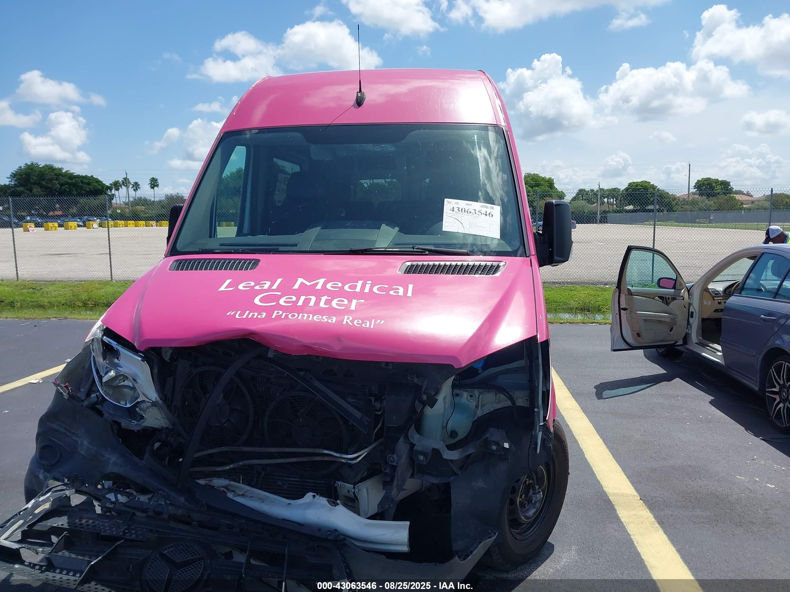MERCEDES-BENZ SPRINTER image 6