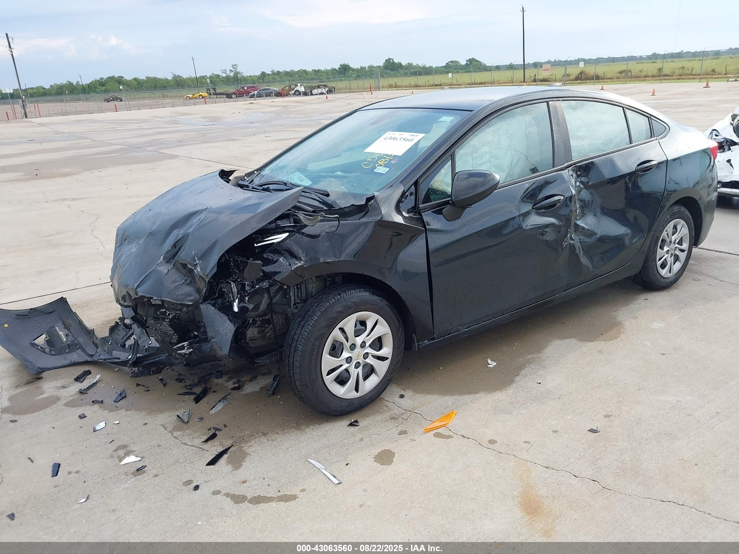 CHEVROLET CRUZE image 2