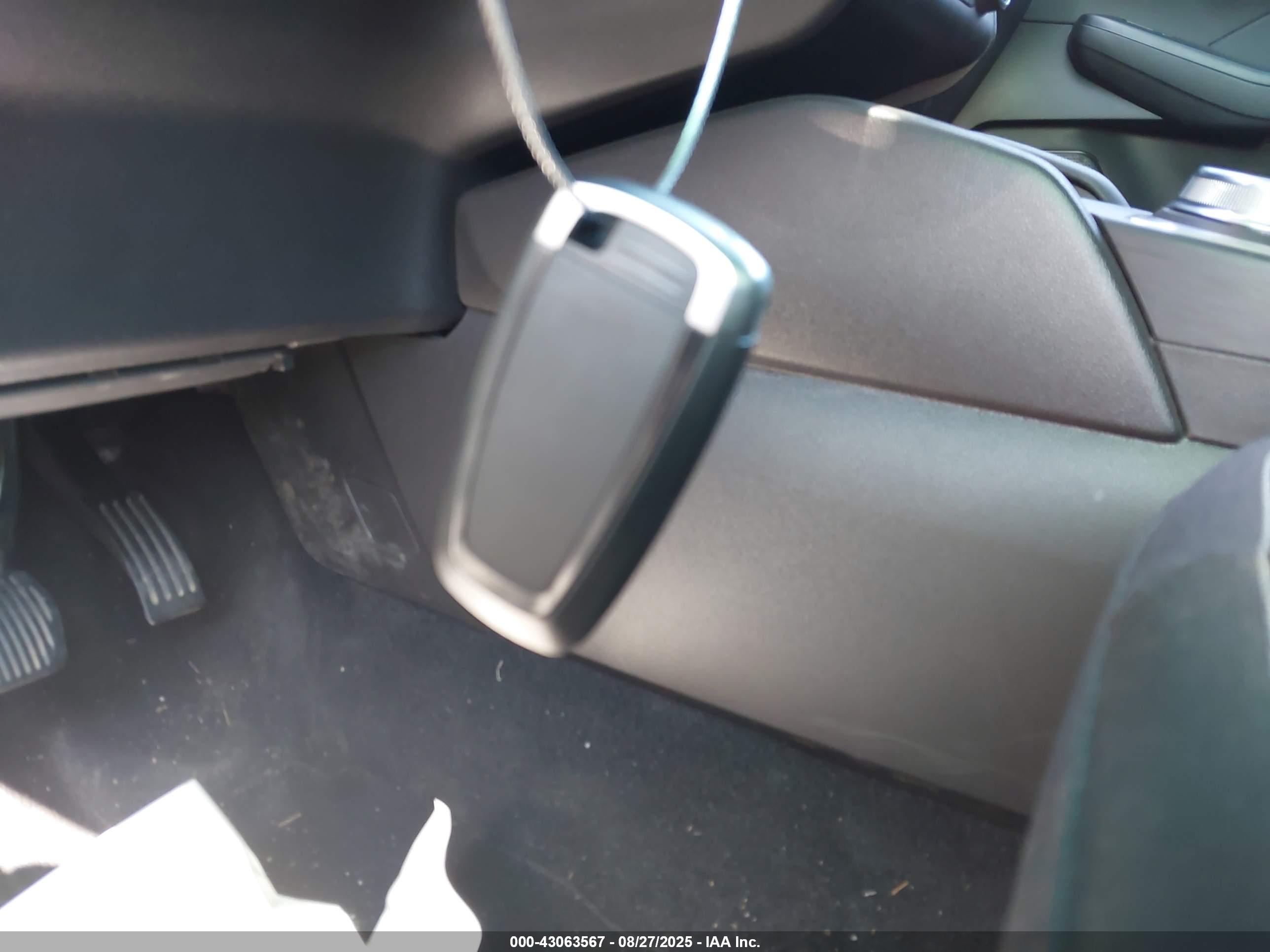 FORD ESCAPE image 11