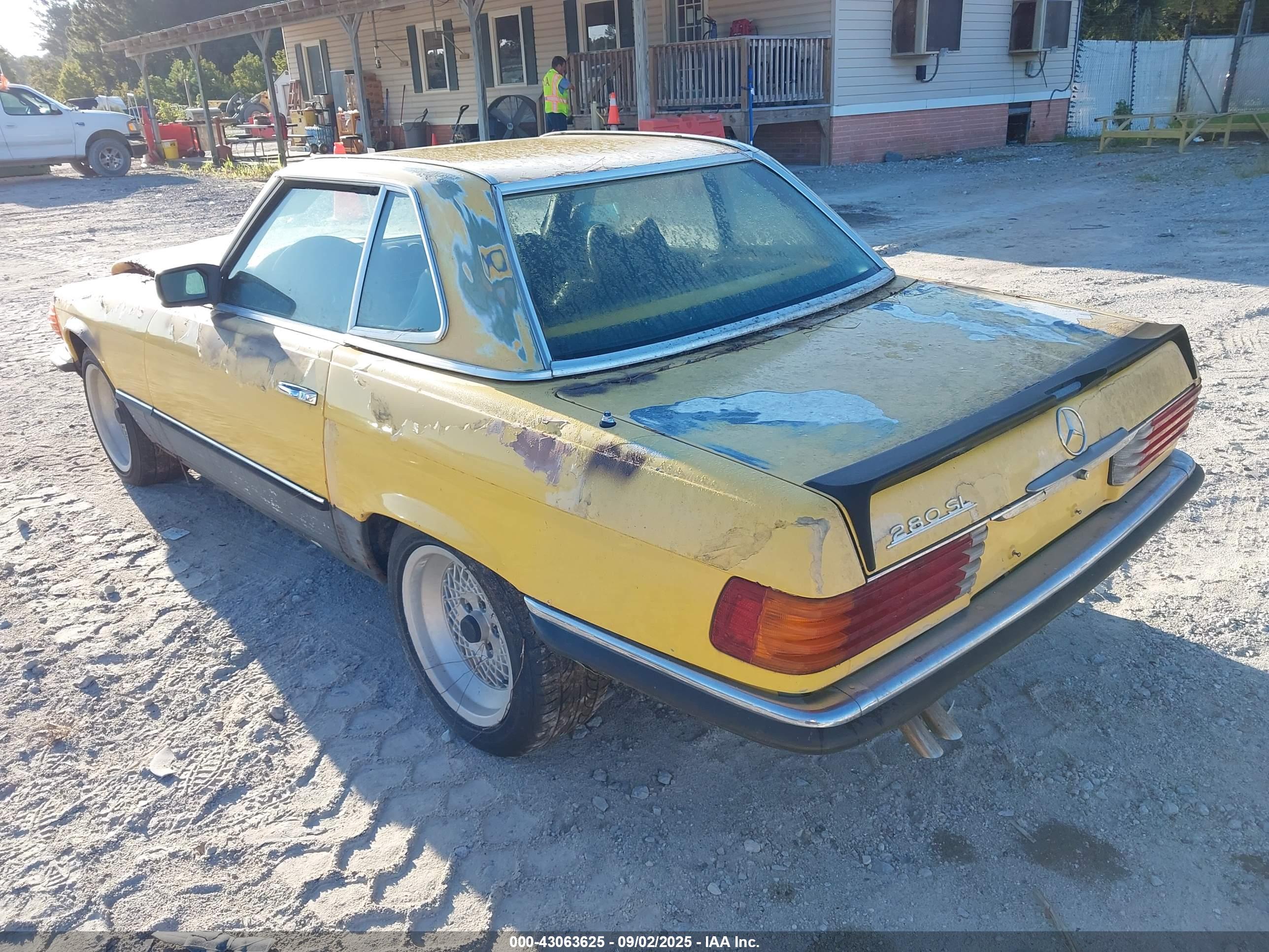 MERCEDES 280SE image 3