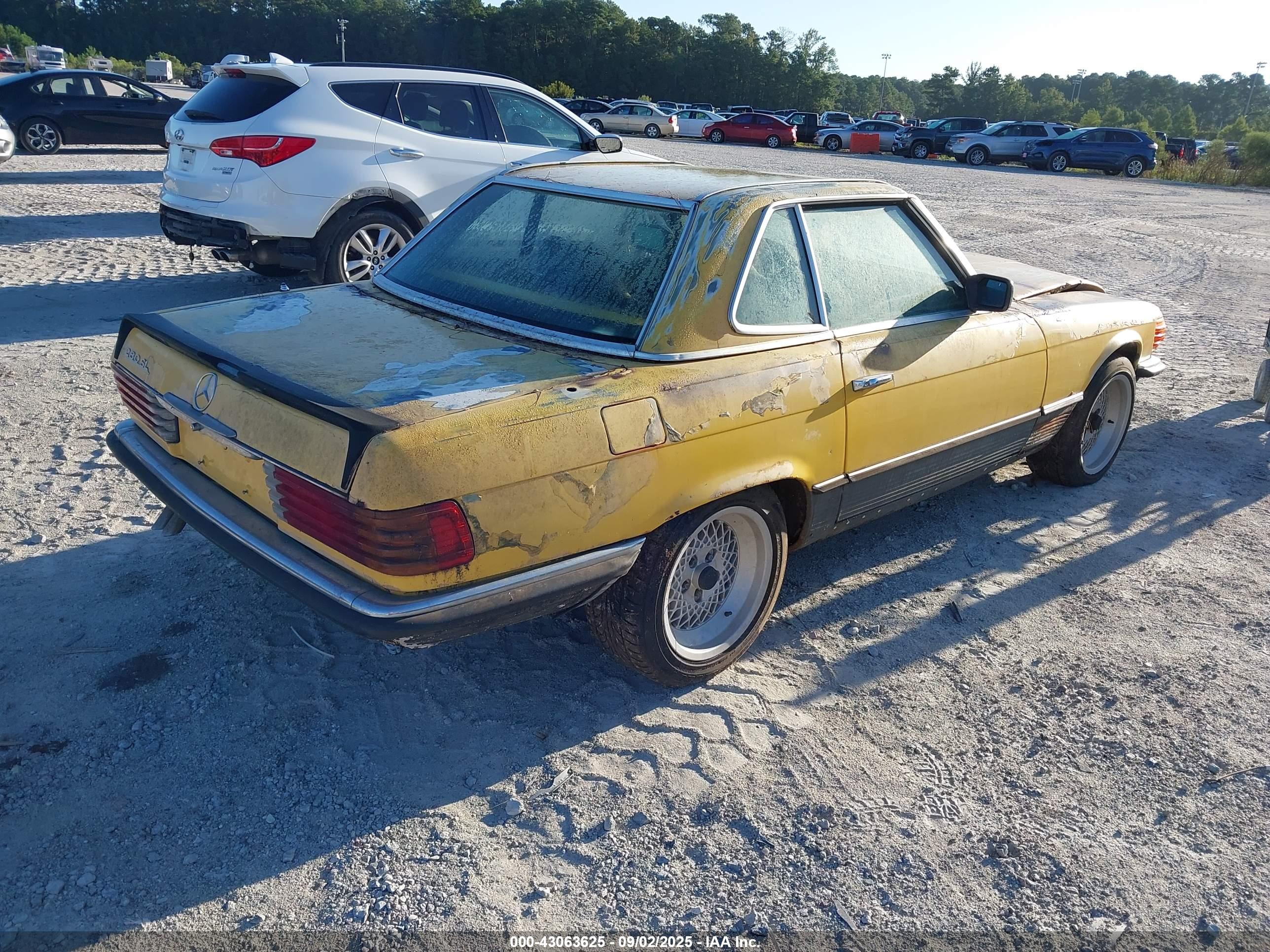 MERCEDES 280SE image 4