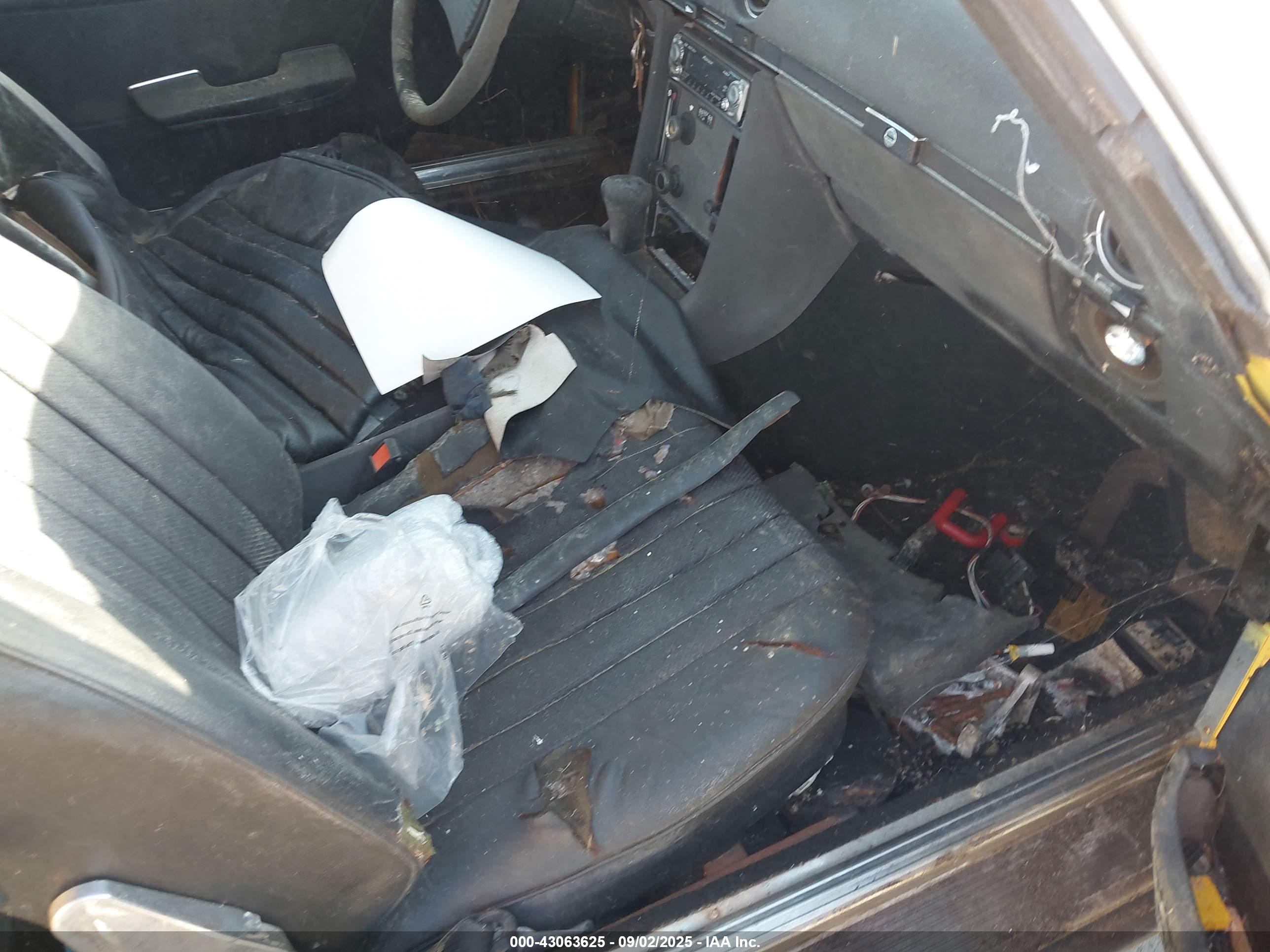 MERCEDES 280SE image 5
