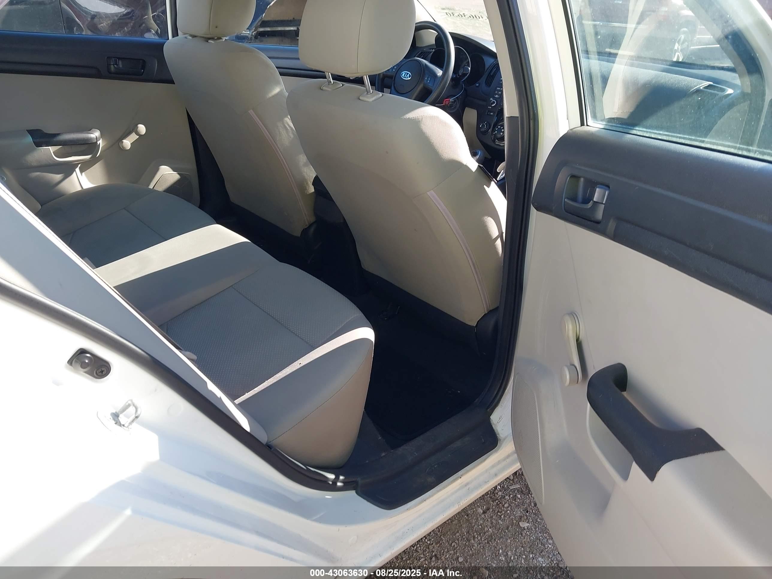 KIA FORTE image 8